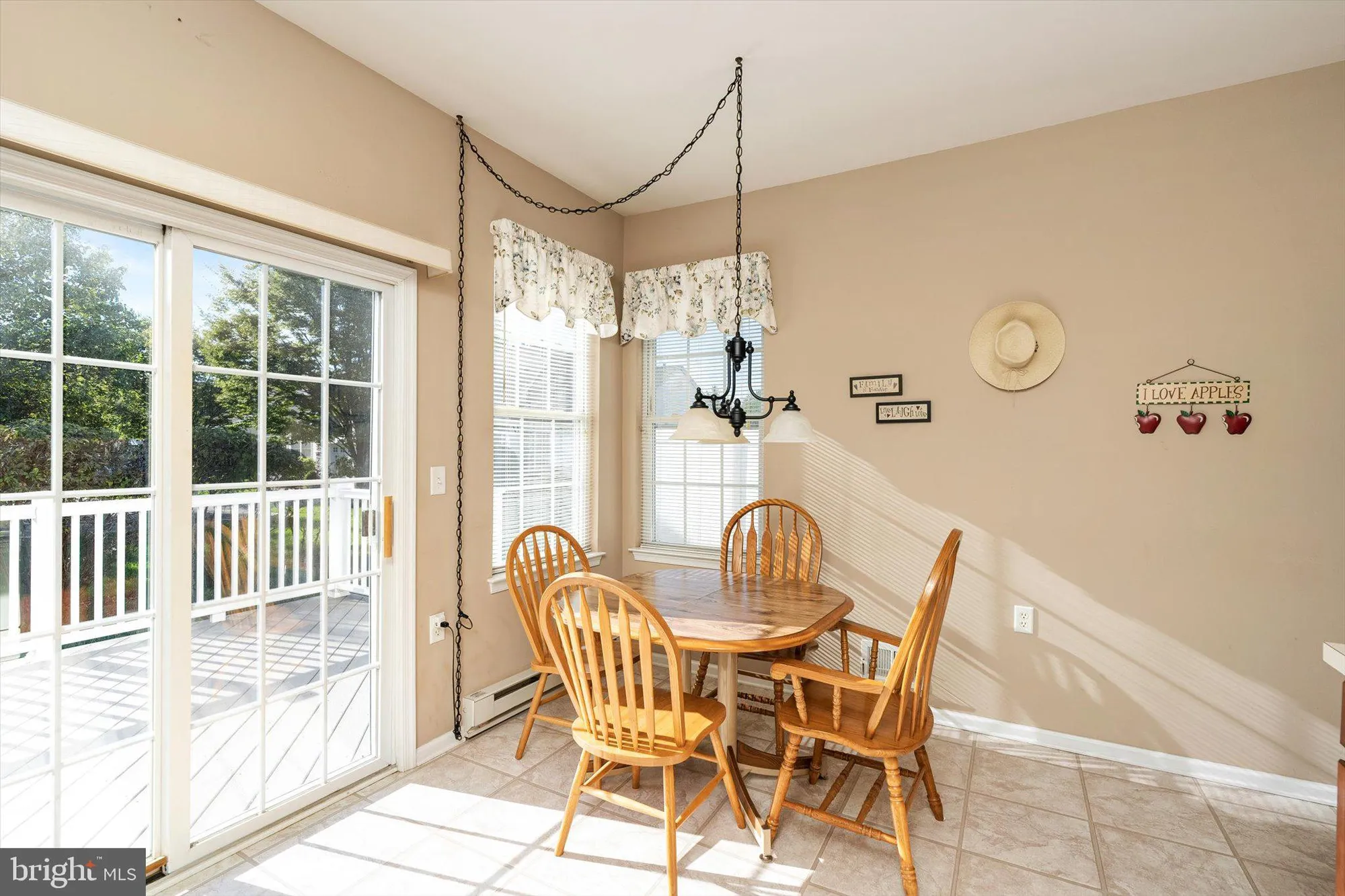 Property Slideshow image 9 of 25 | 193 burholme dr, Hamilton, NJ, 08691