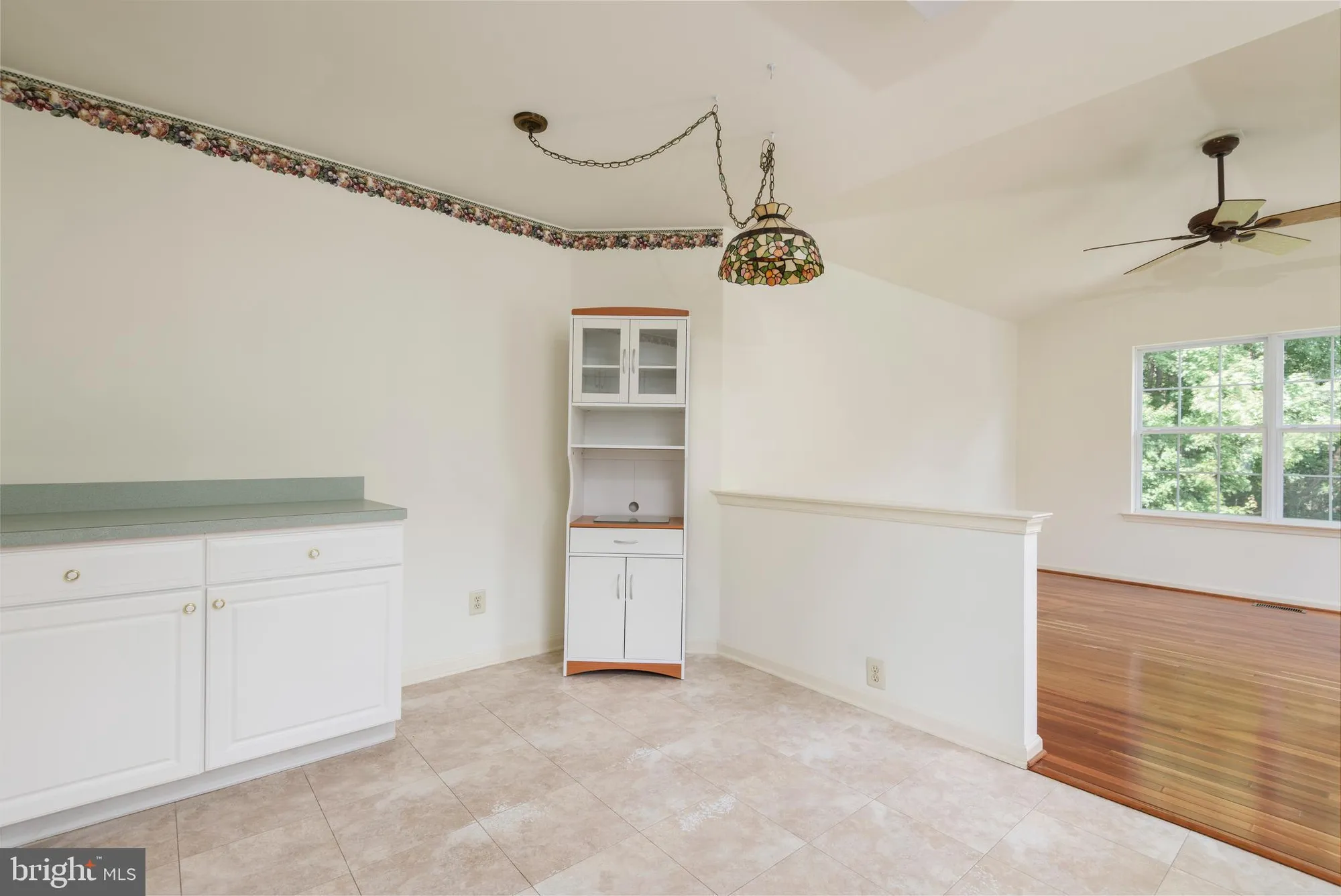 Property Slideshow image 8 of 25 | 403 e glenview dr, West Grove, PA, 19390