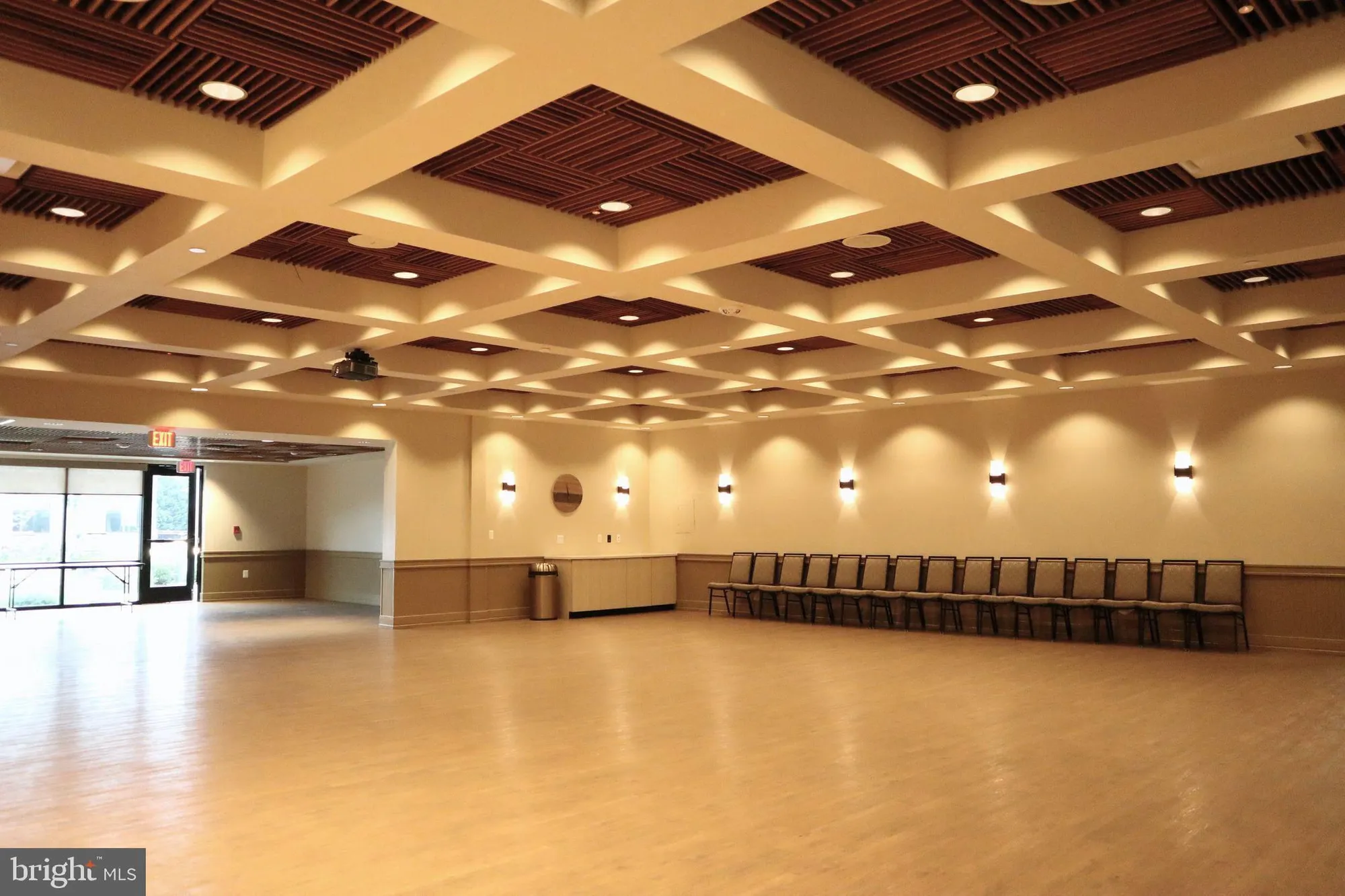 Property Slideshow image 35 of 53 | 15107 interlachen dr 2-119, Silver Spring, MD, 20906