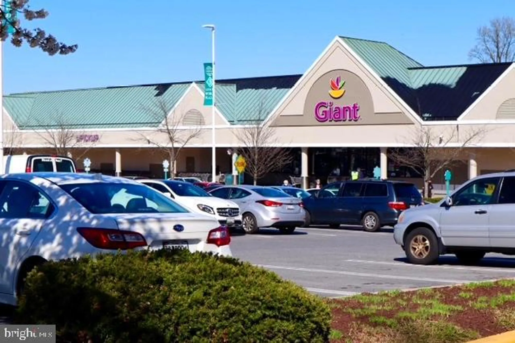 Property Slideshow image 53 of 53 | 15107 interlachen dr 2-119, Silver Spring, MD, 20906