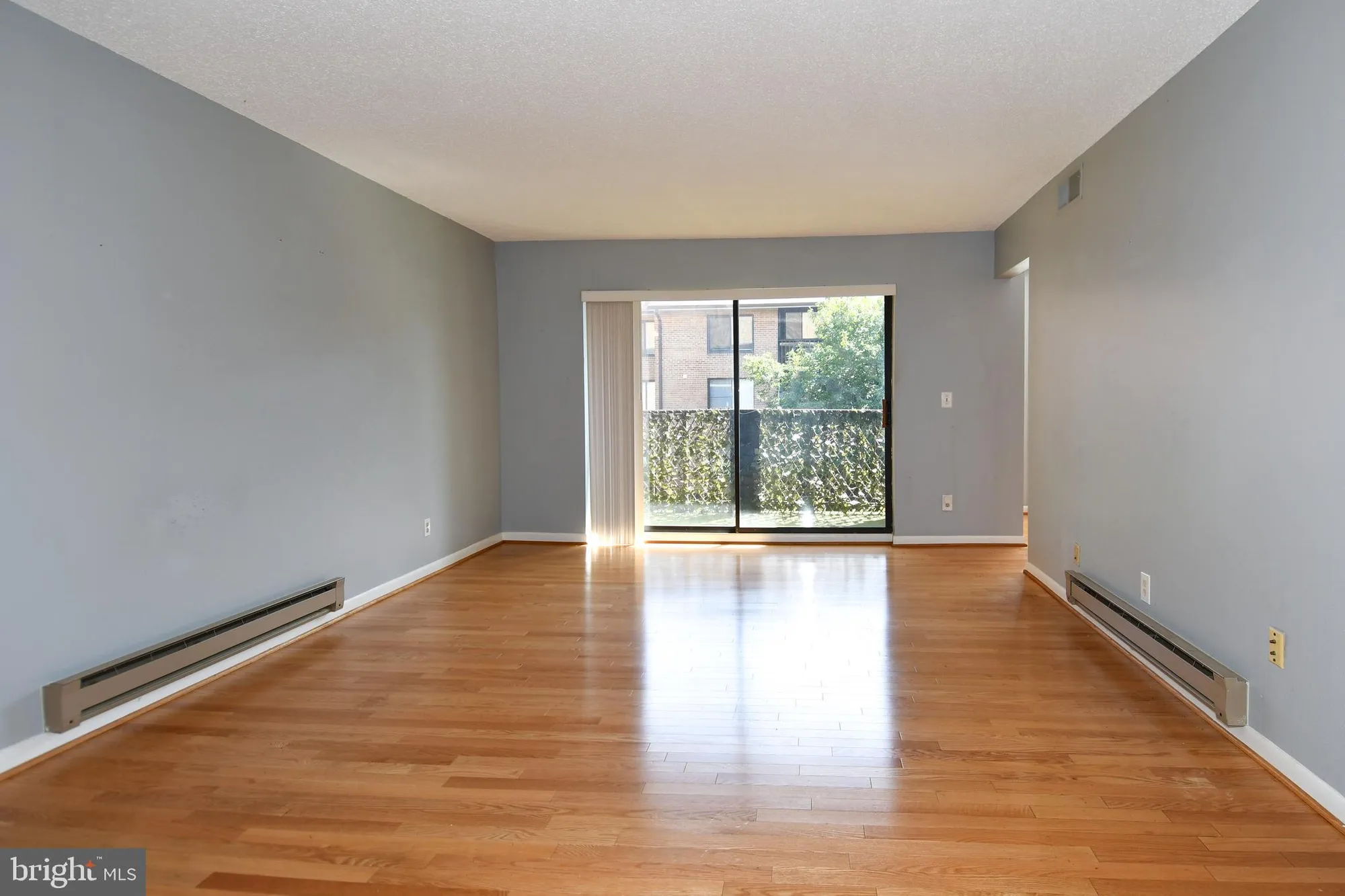 Property Slideshow image 9 of 36 | 15311 beaverbrook ct 90-2e, Silver Spring, MD, 20906