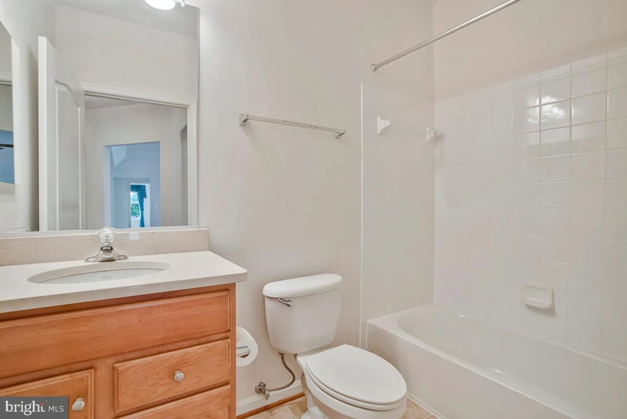 Property Slideshow image 36 of 70 | 7315 brookview rd 302, Elkridge, MD, 21075