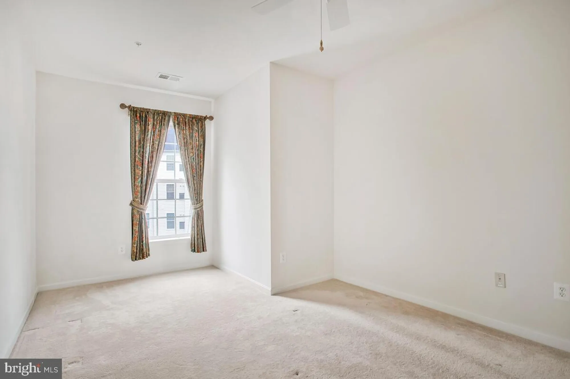 Property Slideshow image 34 of 70 | 7315 brookview rd 302, Elkridge, MD, 21075