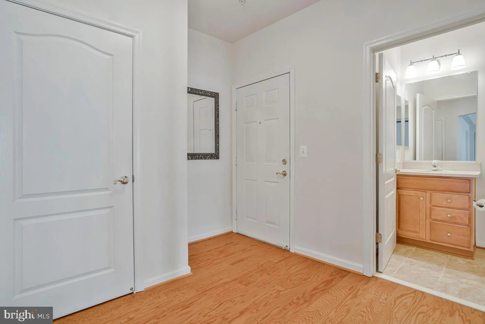Property Slideshow image 7 of 70 | 7315 brookview rd 302, Elkridge, MD, 21075