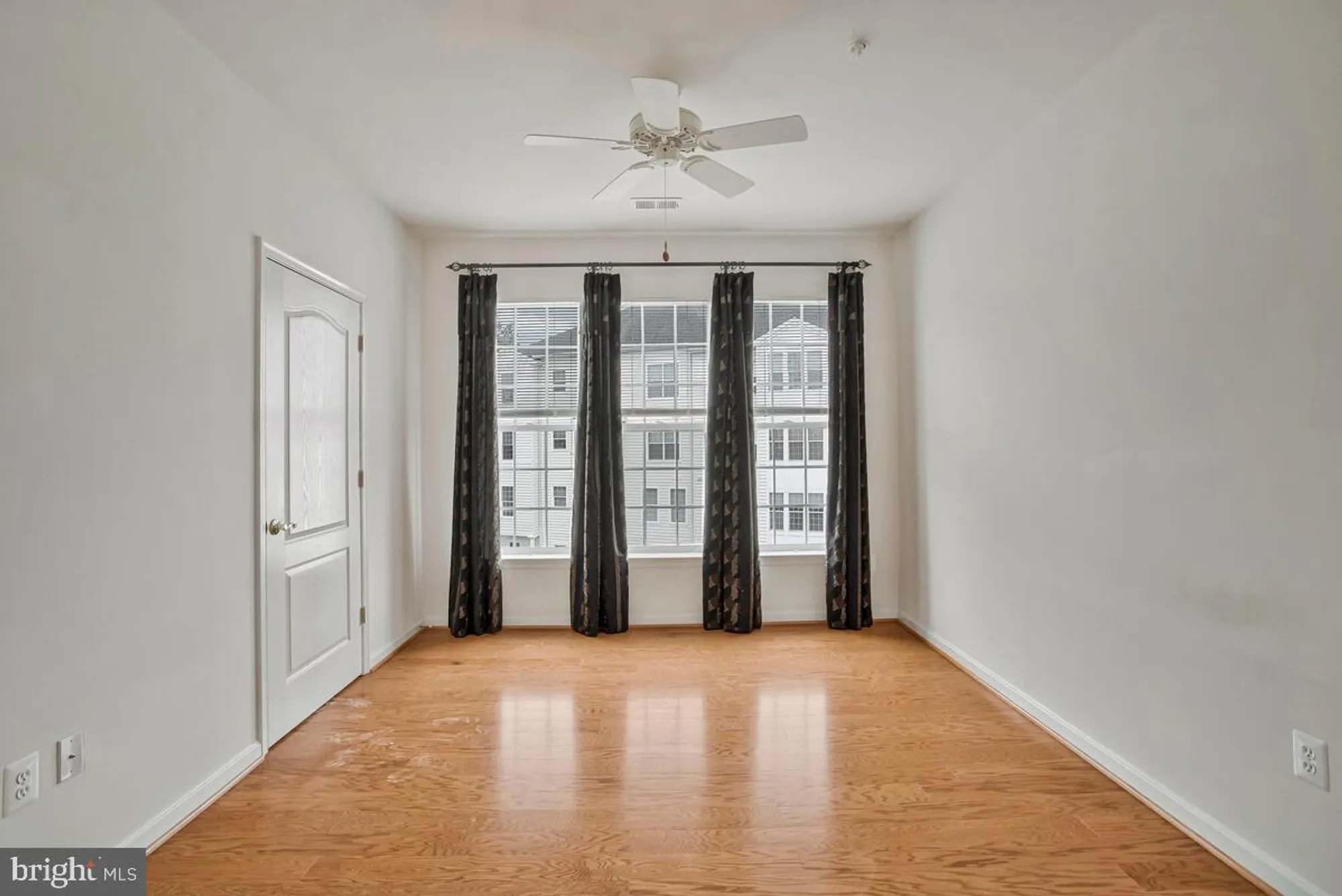 Property Slideshow image 14 of 70 | 7315 brookview rd 302, Elkridge, MD, 21075