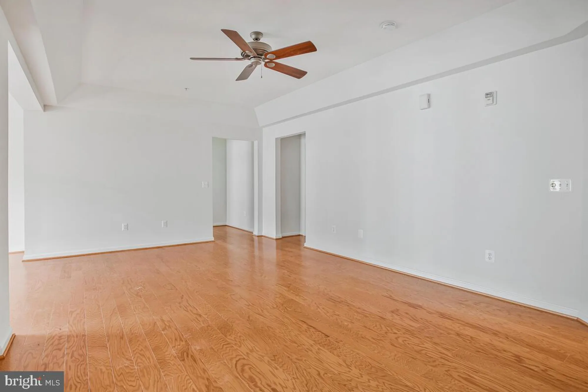 Property Slideshow image 12 of 70 | 7315 brookview rd 302, Elkridge, MD, 21075