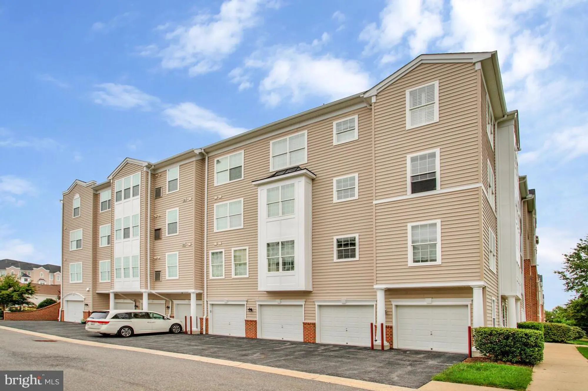 Property Slideshow image 42 of 70 | 7315 brookview rd 302, Elkridge, MD, 21075