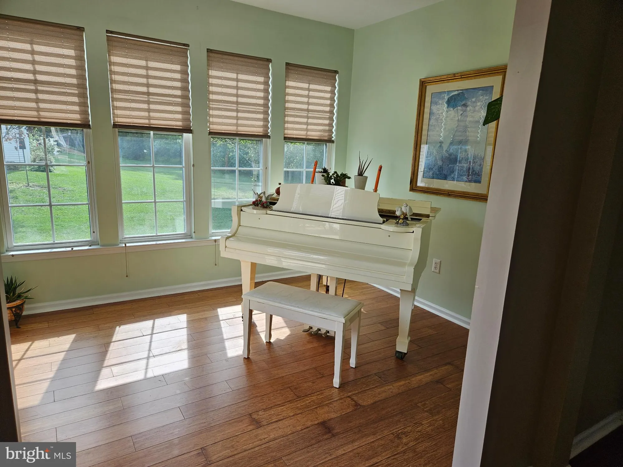 Property Slideshow image 5 of 10 | 123 monte carlo dr, Hamilton, NJ, 08691