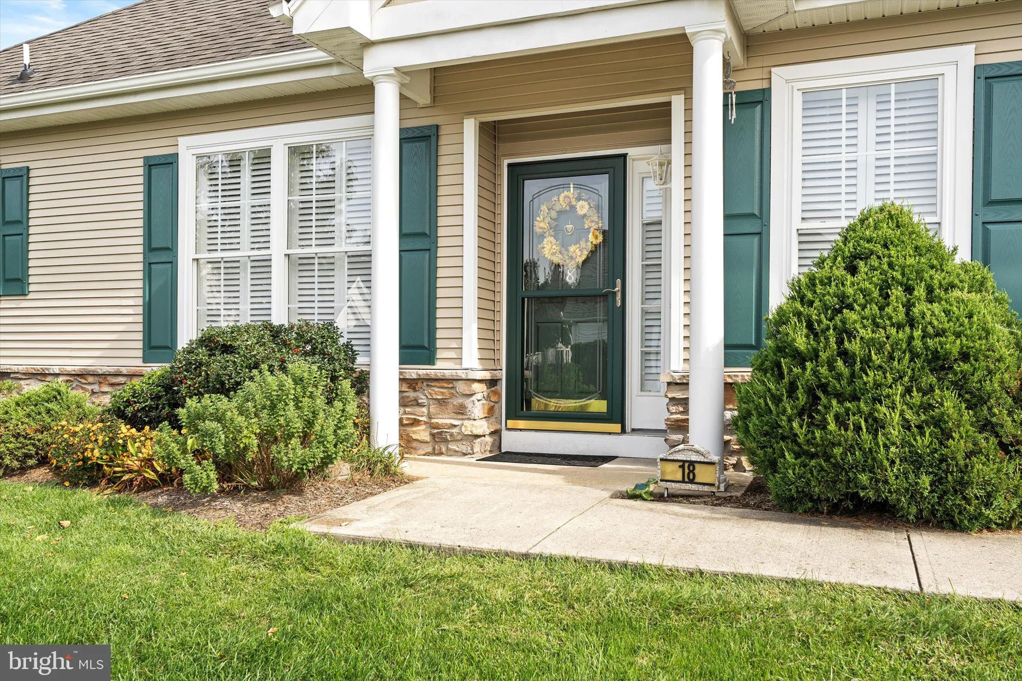 Property Slideshow image 4 of 28 | 18 goldfinch dr, Hamilton, NJ, 08690