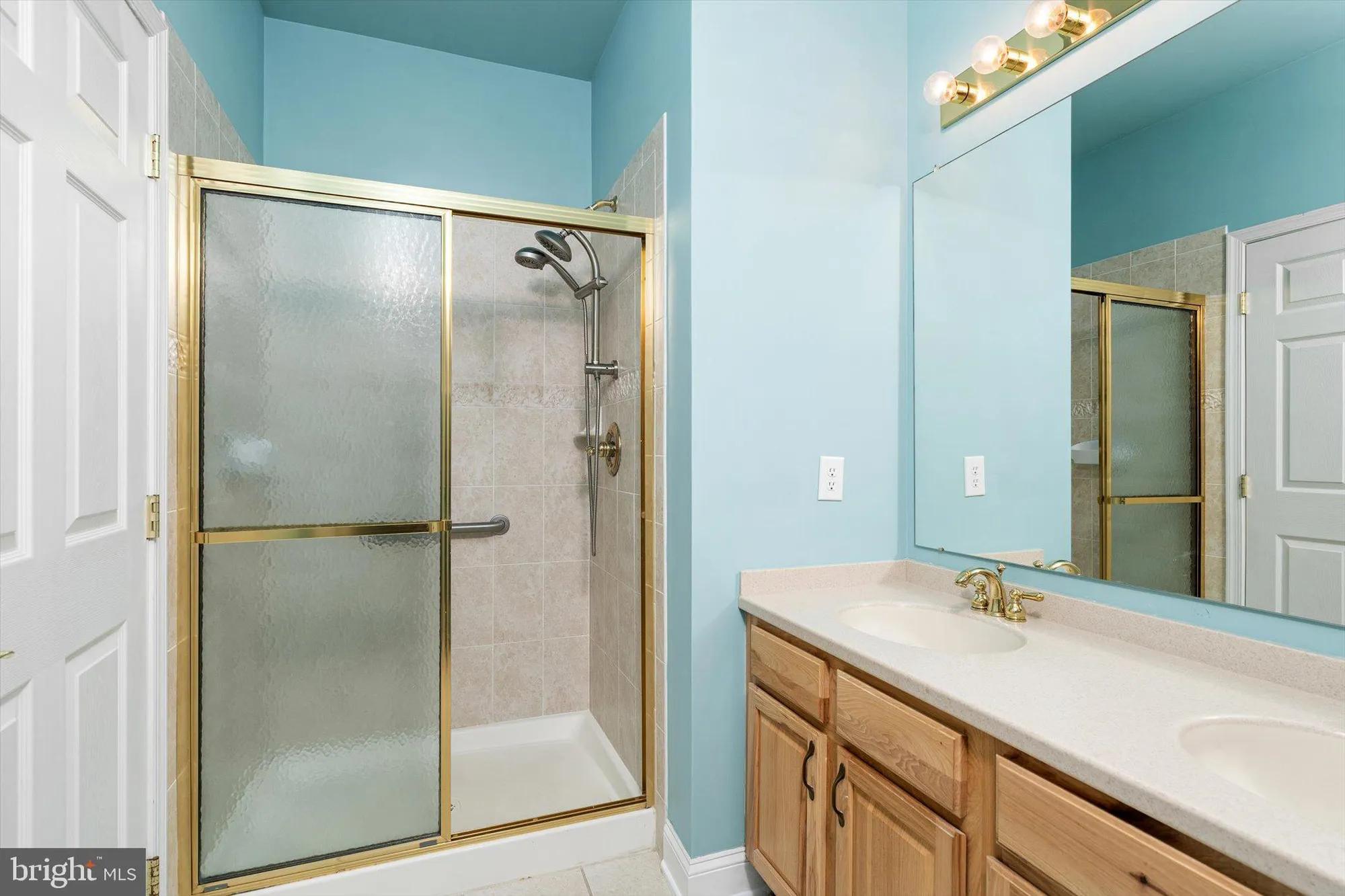 Property Slideshow image 20 of 28 | 18 goldfinch dr, Hamilton, NJ, 08690