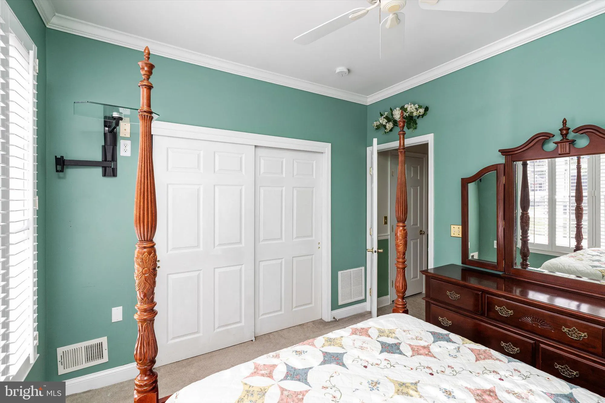 Property Slideshow image 23 of 28 | 18 goldfinch dr, Hamilton, NJ, 08690