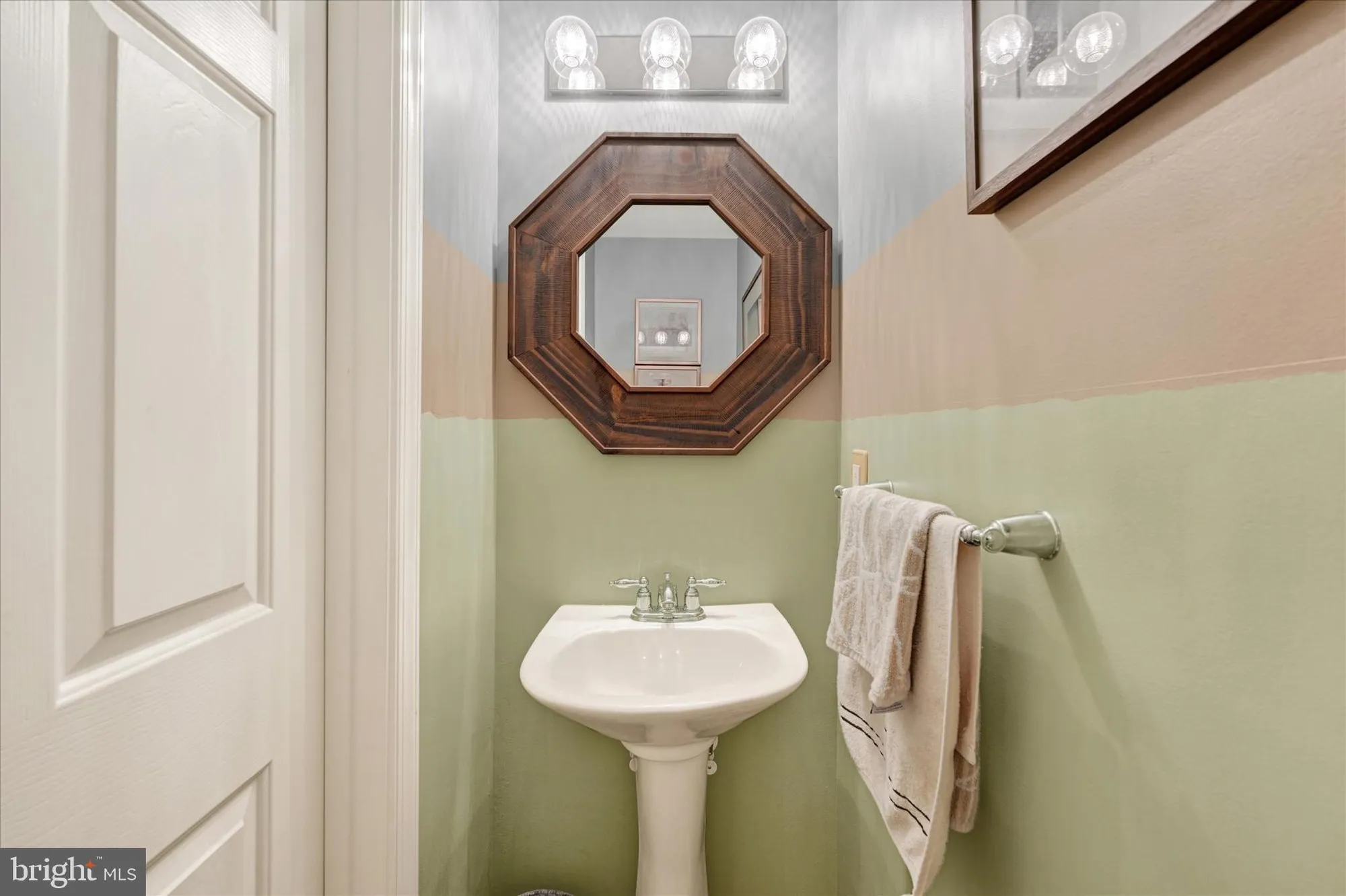 Property Slideshow image 15 of 43 | 8500 bridalwreath way, Pikesville, MD, 21208
