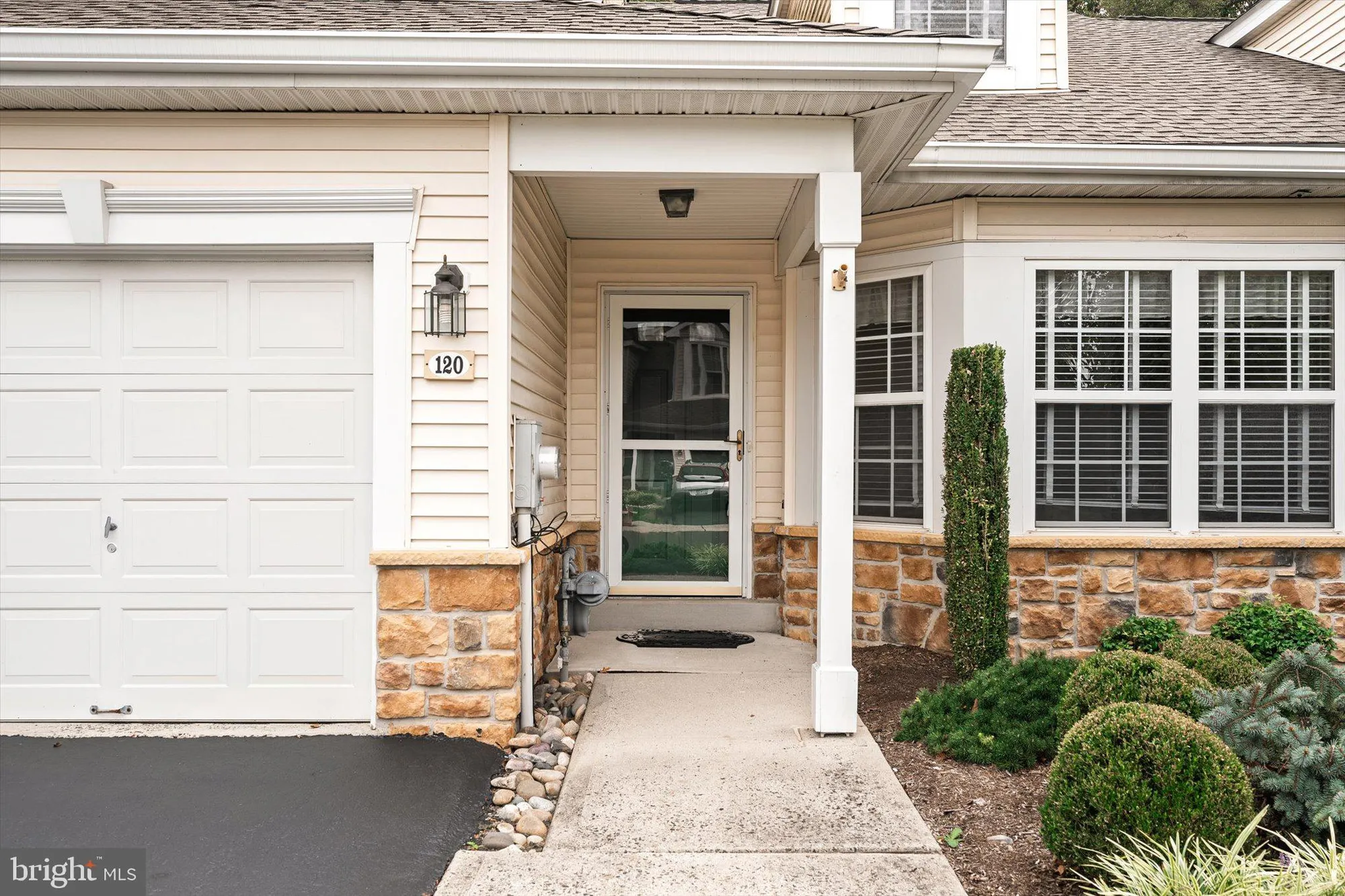 Property Slideshow image 4 of 46 | 120 kingston blvd, Hamilton, NJ, 08690