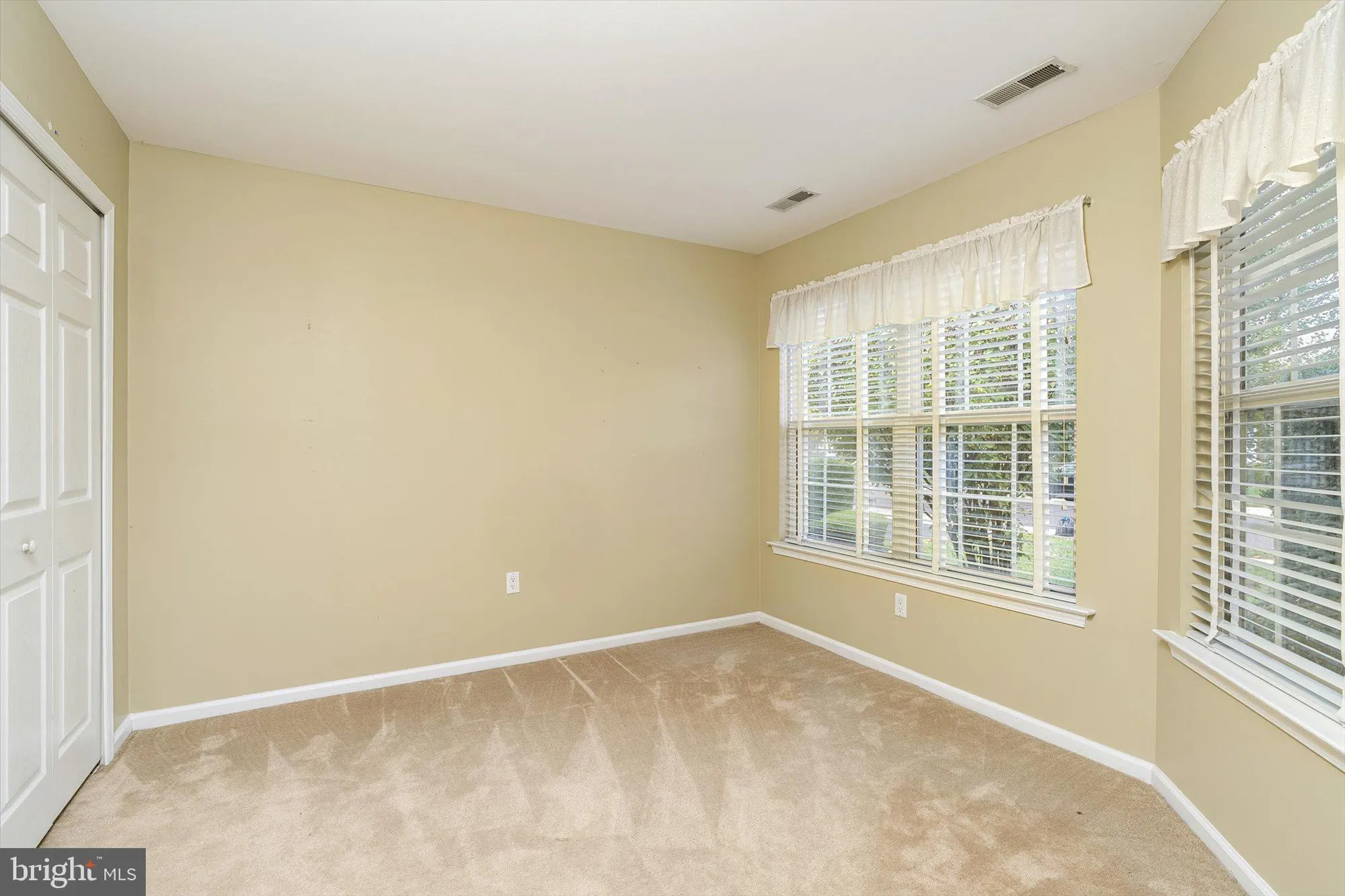 Property Slideshow image 5 of 46 | 120 kingston blvd, Hamilton, NJ, 08690