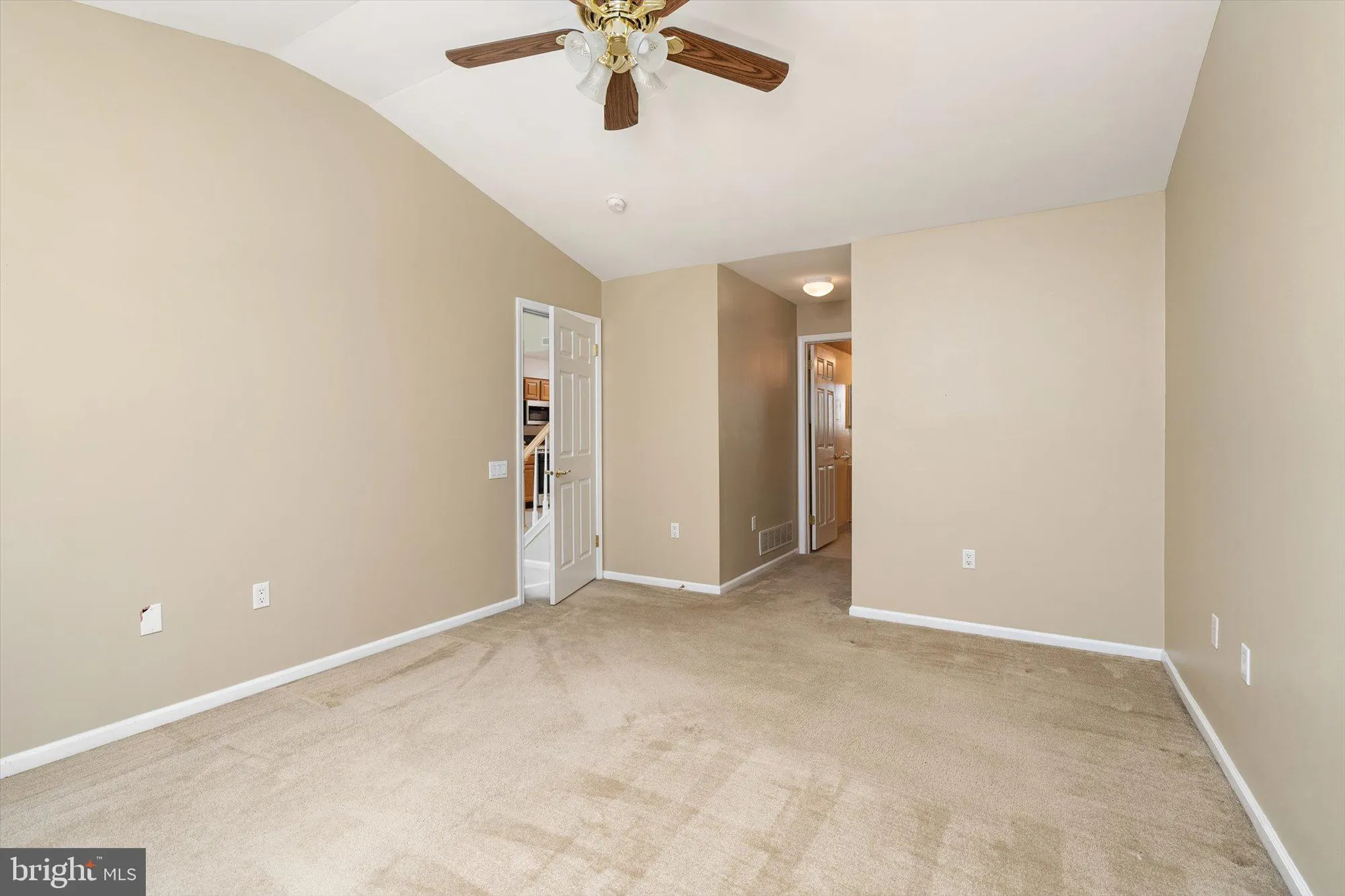 Property Slideshow image 23 of 46 | 120 kingston blvd, Hamilton, NJ, 08690