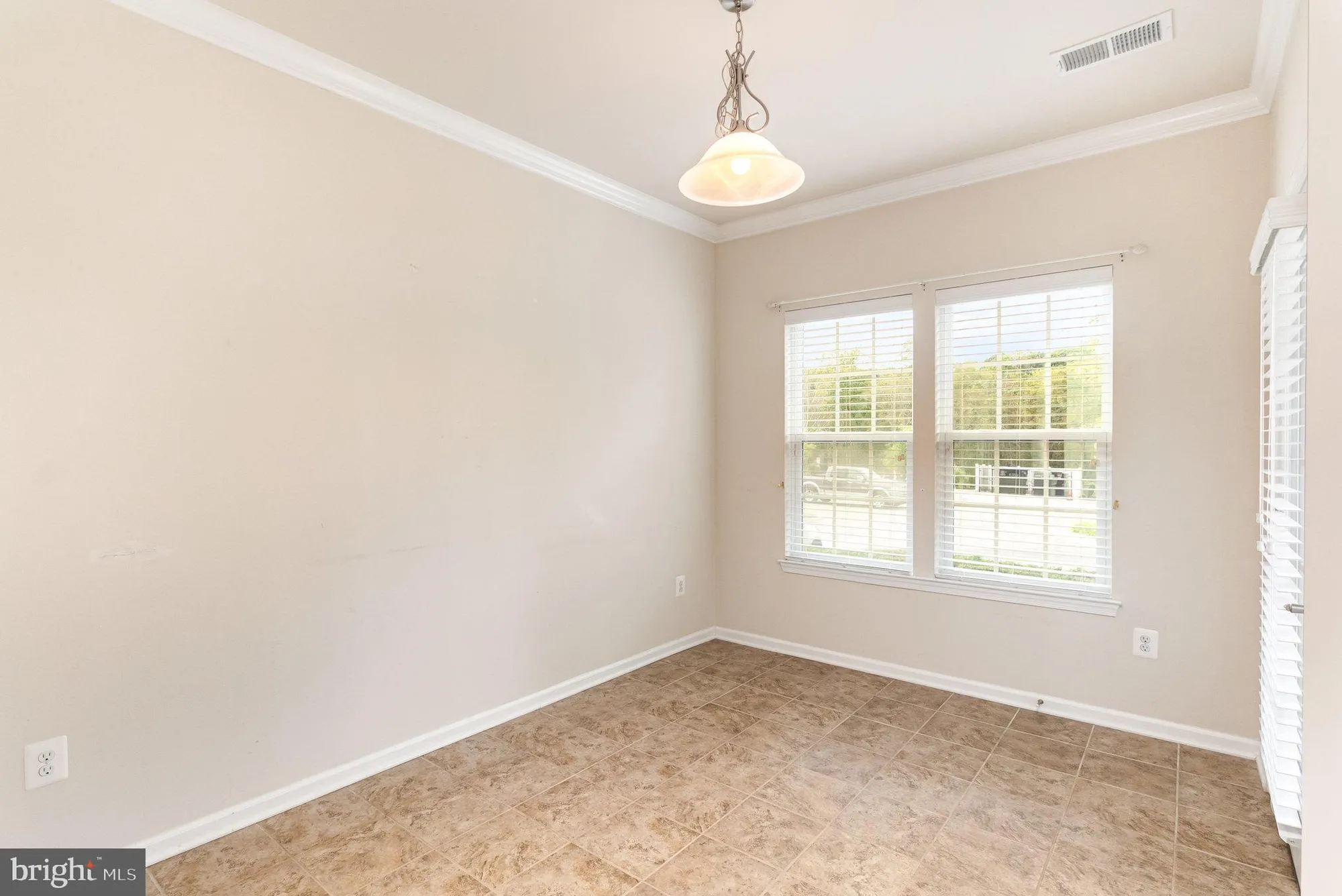 Property Slideshow image 16 of 31 | 637 wallingford rd unit 102, Bel Air, MD, 21014