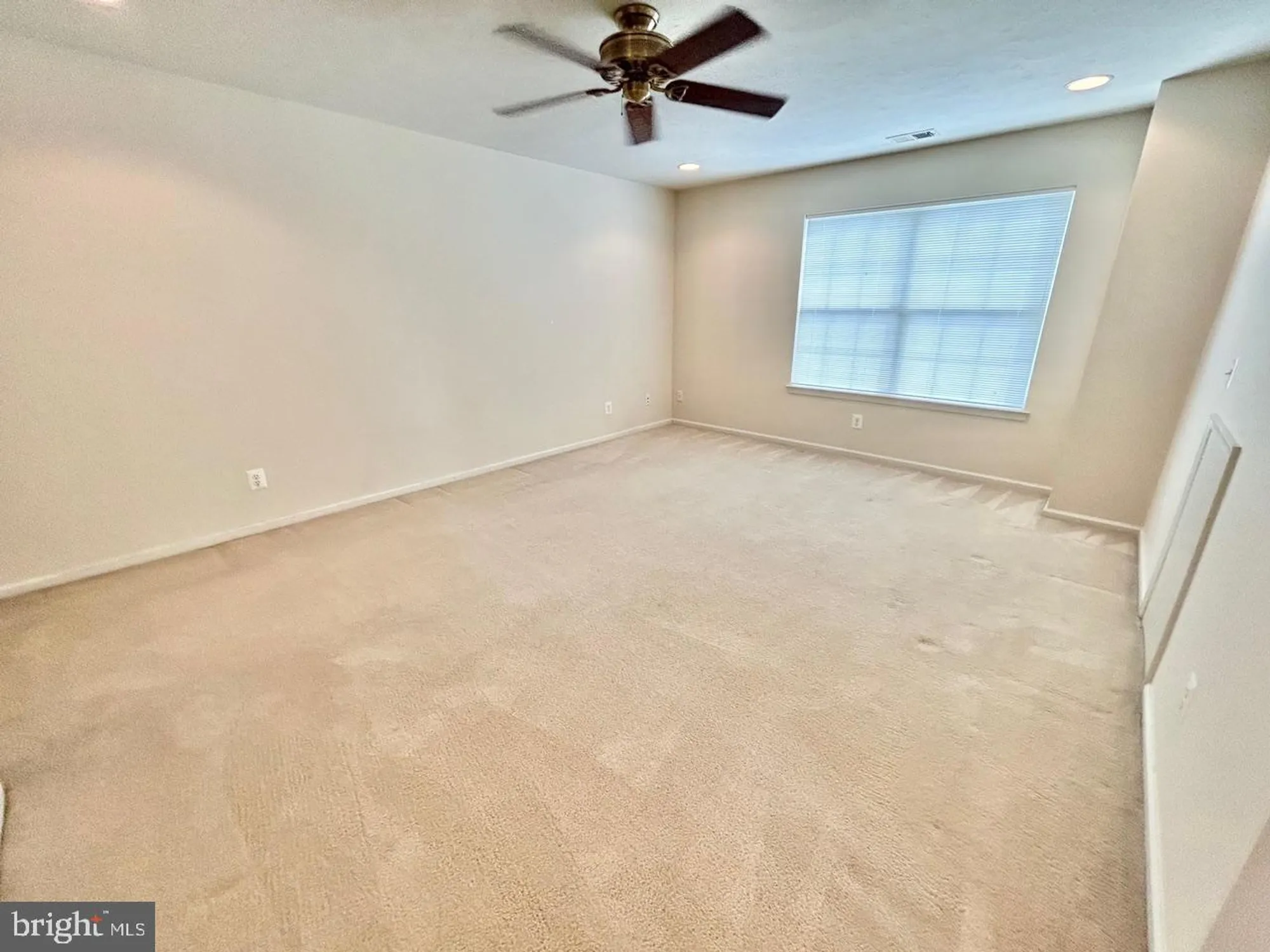 Property Slideshow image 14 of 58 | 238 night hawk cir, West Deptford, NJ, 08086