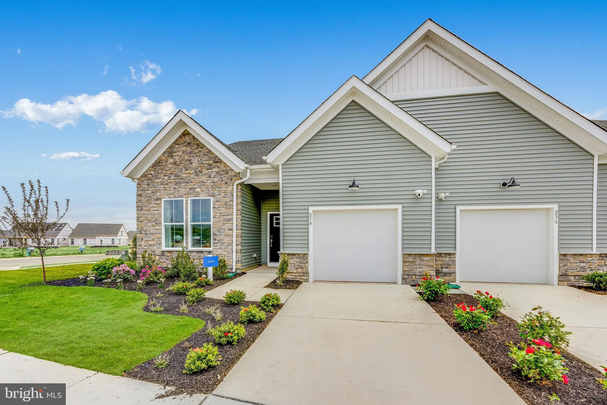 Property Slideshow image 1 of 31 | 208 carney ct, Dover, DE, 19904