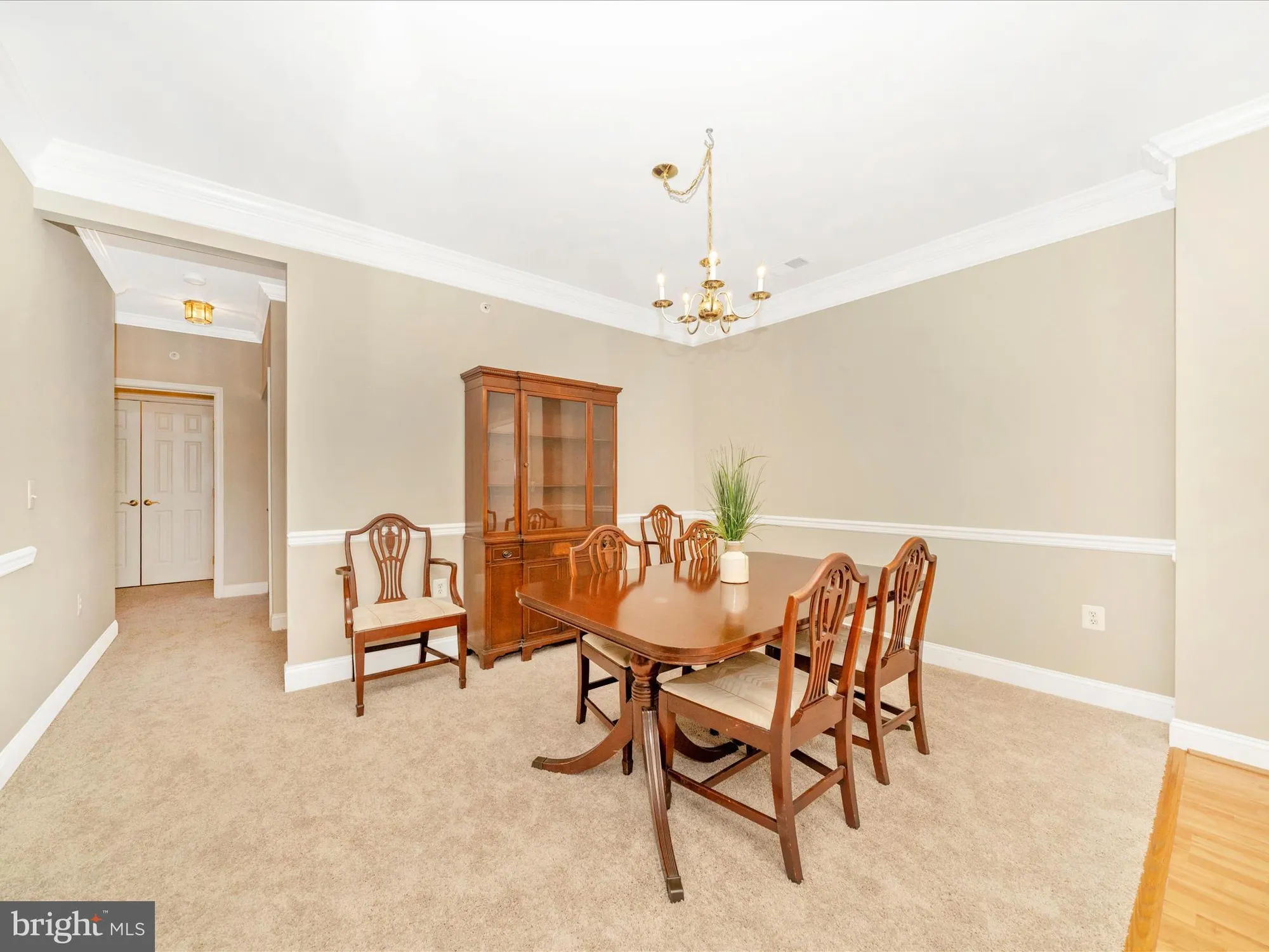 Property Slideshow image 8 of 62 | 2520 kensington gdns unit 401, Ellicott City, MD, 21043