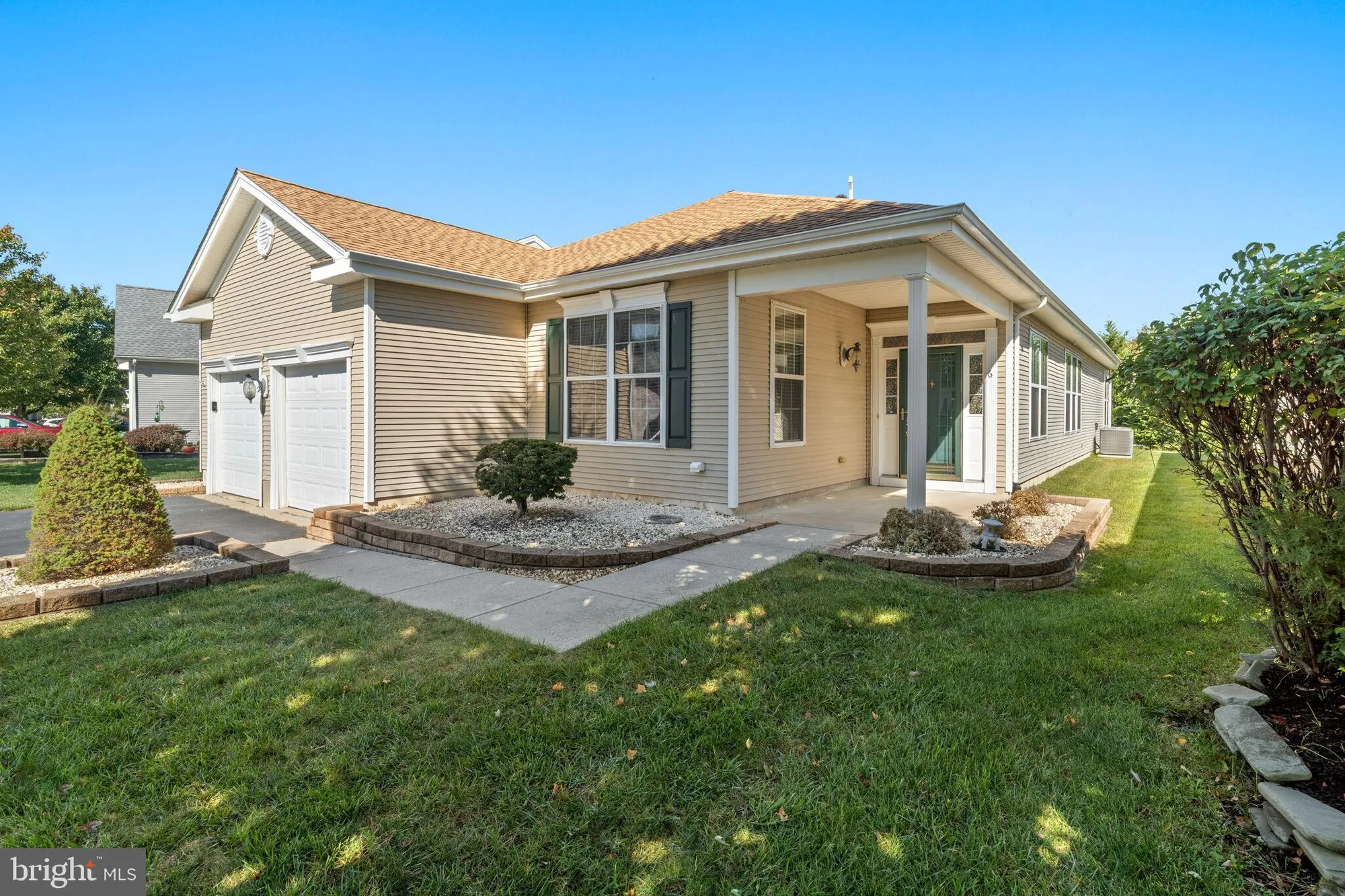 Property Slideshow image 1 of 77 | 6 mountain stream ct, Barnegat, NJ, 08005