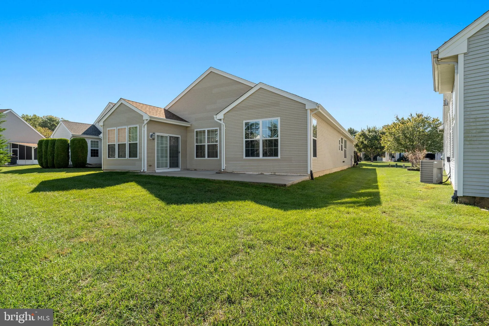 Property Slideshow image 10 of 77 | 6 mountain stream ct, Barnegat, NJ, 08005