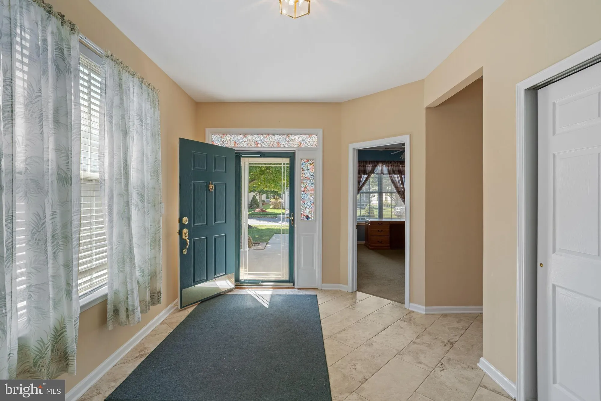 Property Slideshow image 14 of 77 | 6 mountain stream ct, Barnegat, NJ, 08005