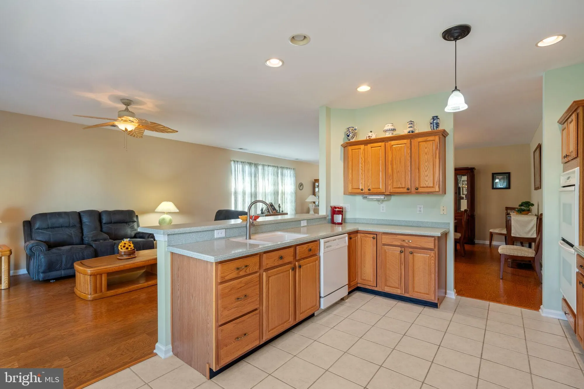 Property Slideshow image 29 of 77 | 6 mountain stream ct, Barnegat, NJ, 08005
