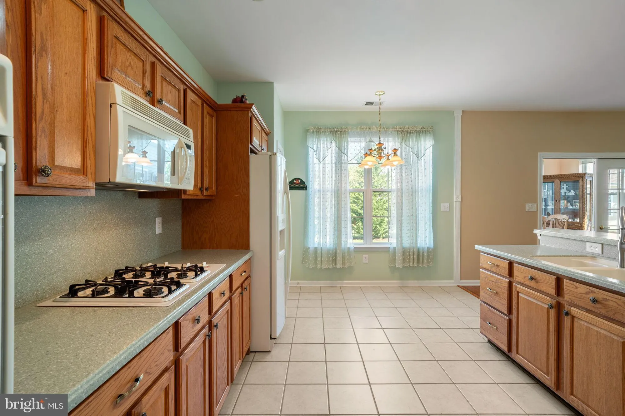 Property Slideshow image 32 of 77 | 6 mountain stream ct, Barnegat, NJ, 08005