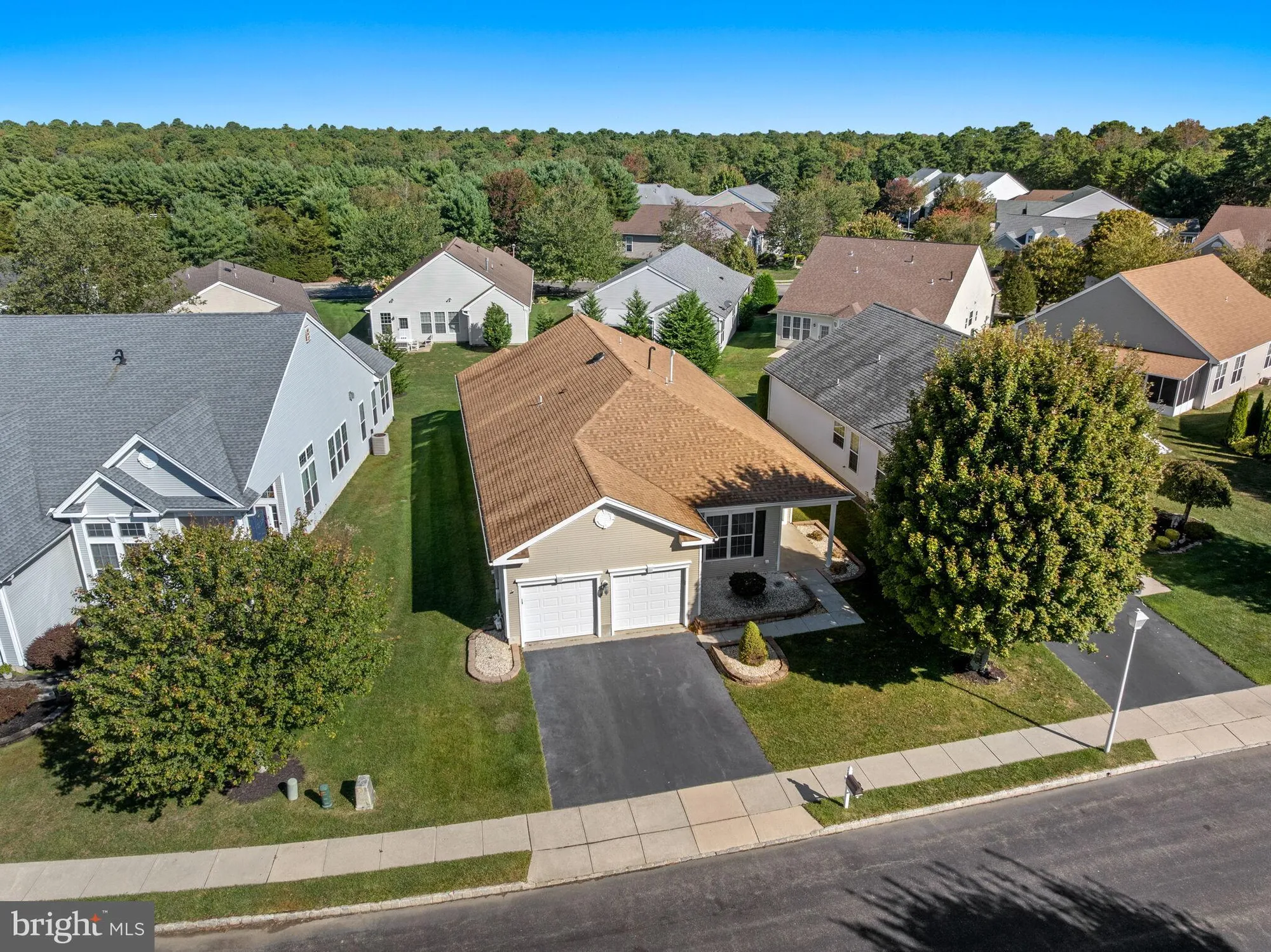 Property Slideshow image 46 of 77 | 6 mountain stream ct, Barnegat, NJ, 08005