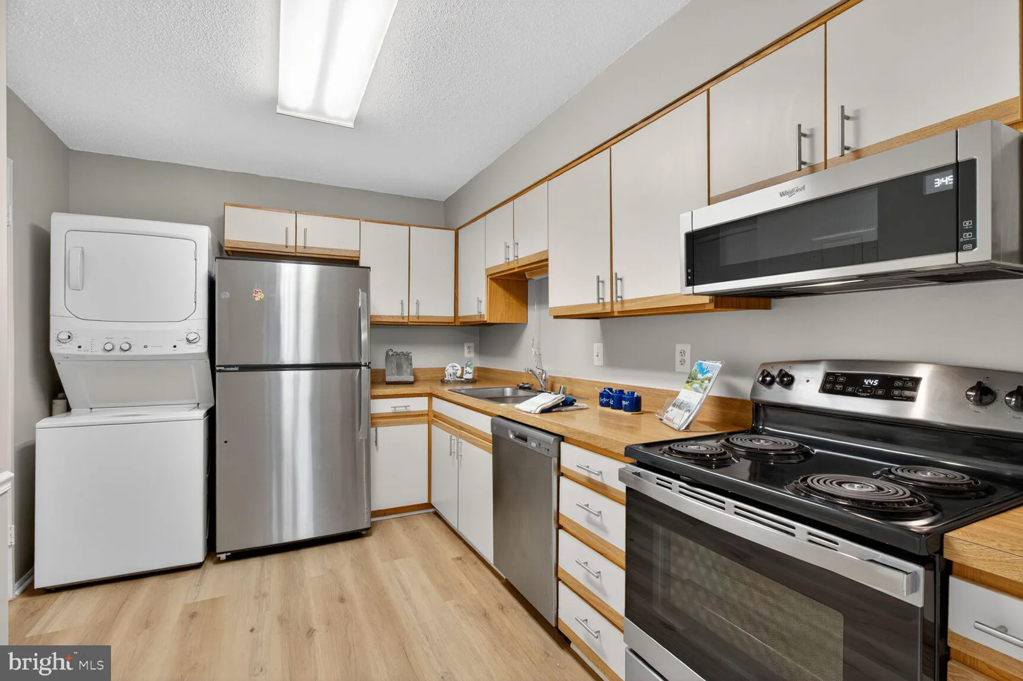 Property Slideshow image 8 of 43 | 15115 interlachen dr 3-802, Silver Spring, MD, 20906