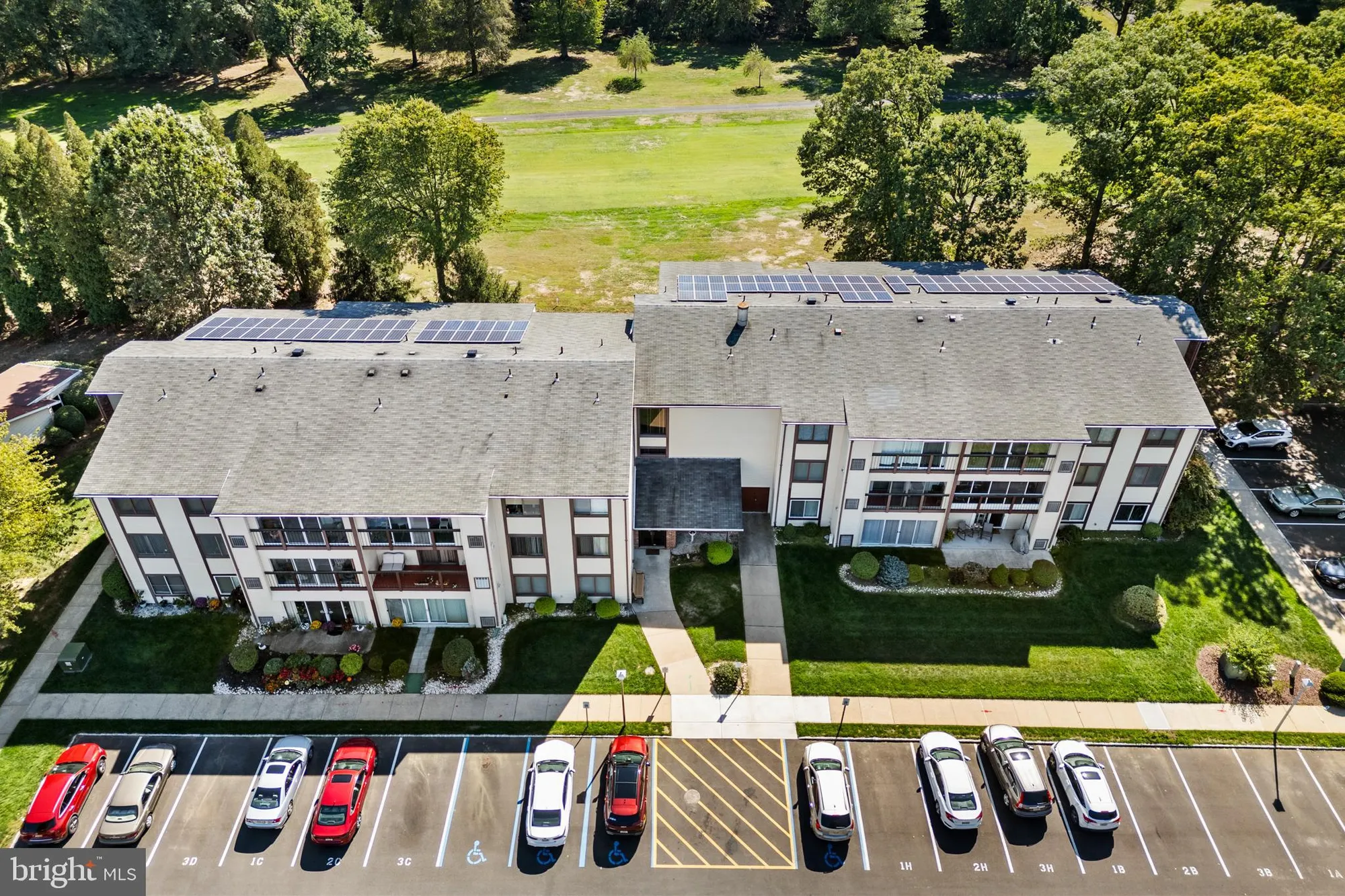 Property Slideshow image 2 of 25 | 278 crosse dr apt 3g, Monroe Twp, NJ, 08831