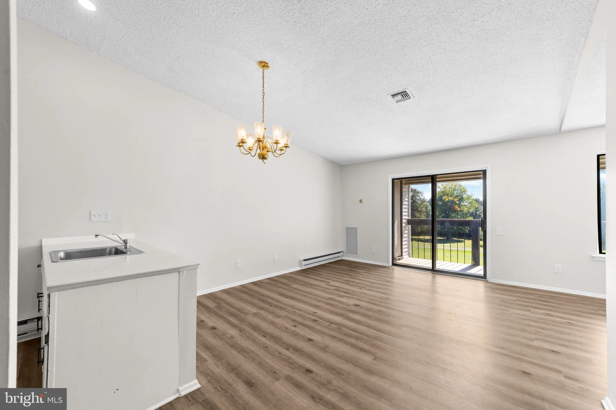 Property Slideshow image 9 of 25 | 278 crosse dr apt 3g, Monroe Twp, NJ, 08831