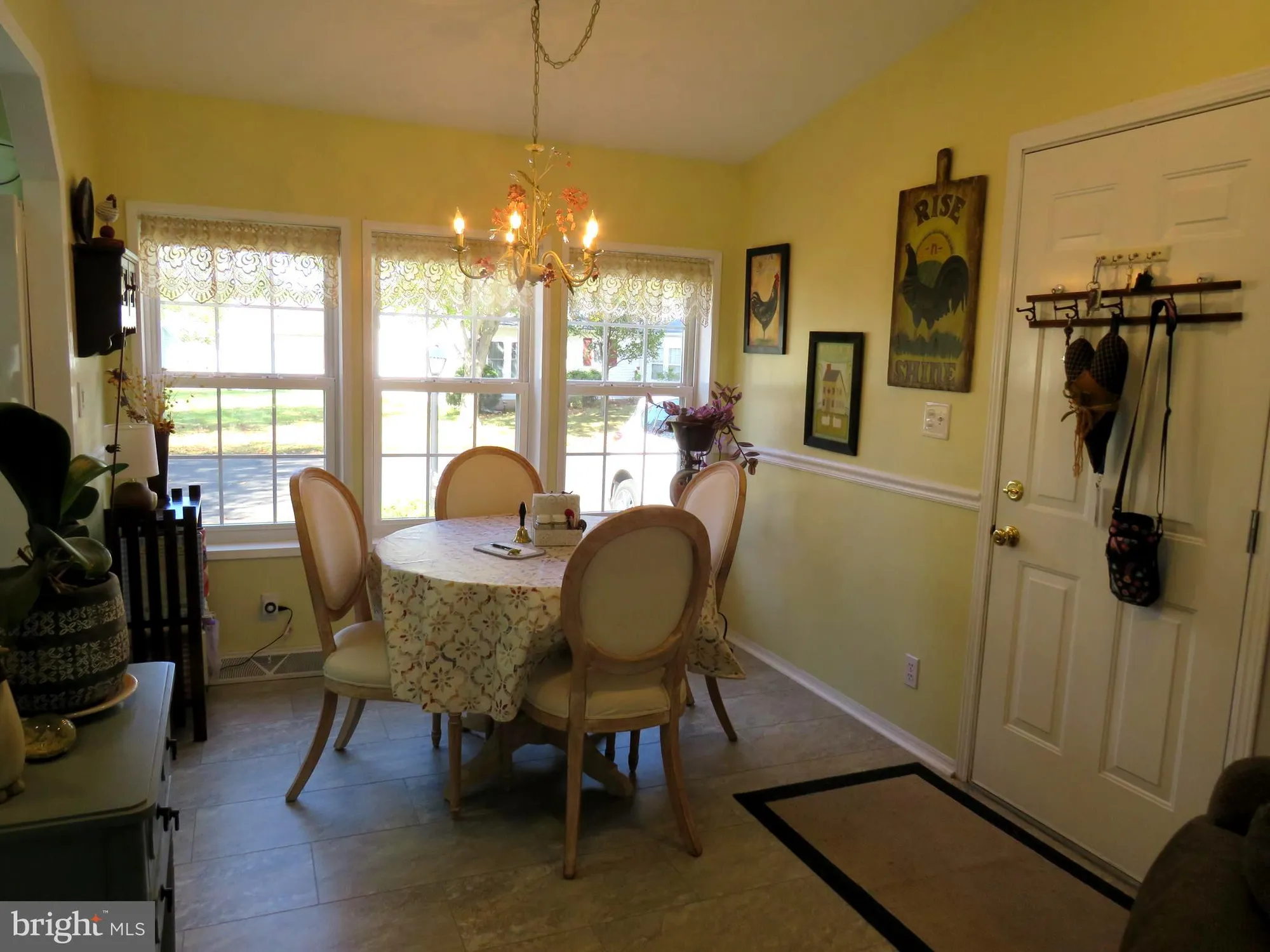 Property Slideshow image 13 of 37 | 183 spring meadow cir, New Hope, PA, 18938