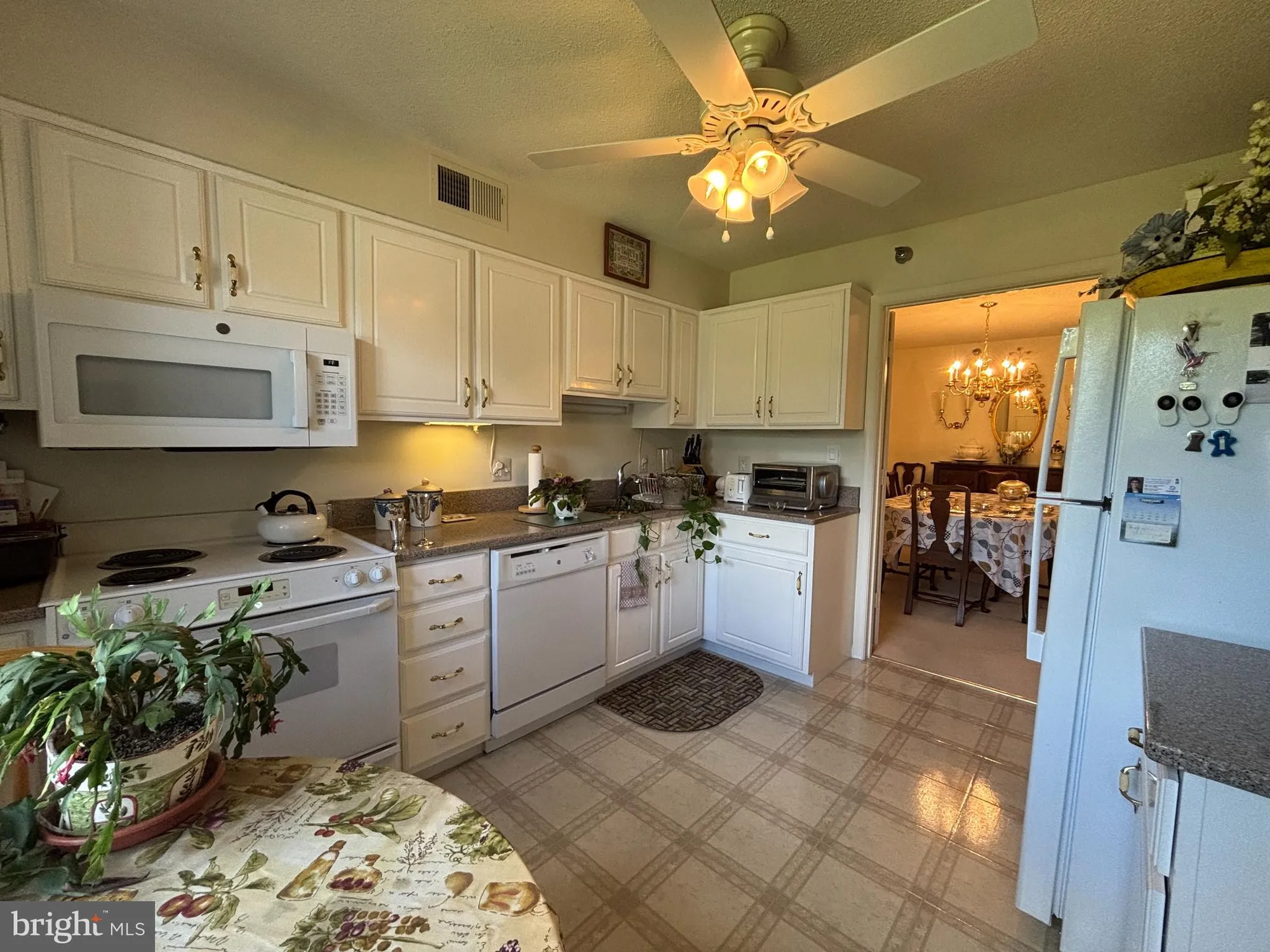 Property Slideshow image 3 of 23 | 14801 pennfield cir 412, Silver Spring, MD, 20906