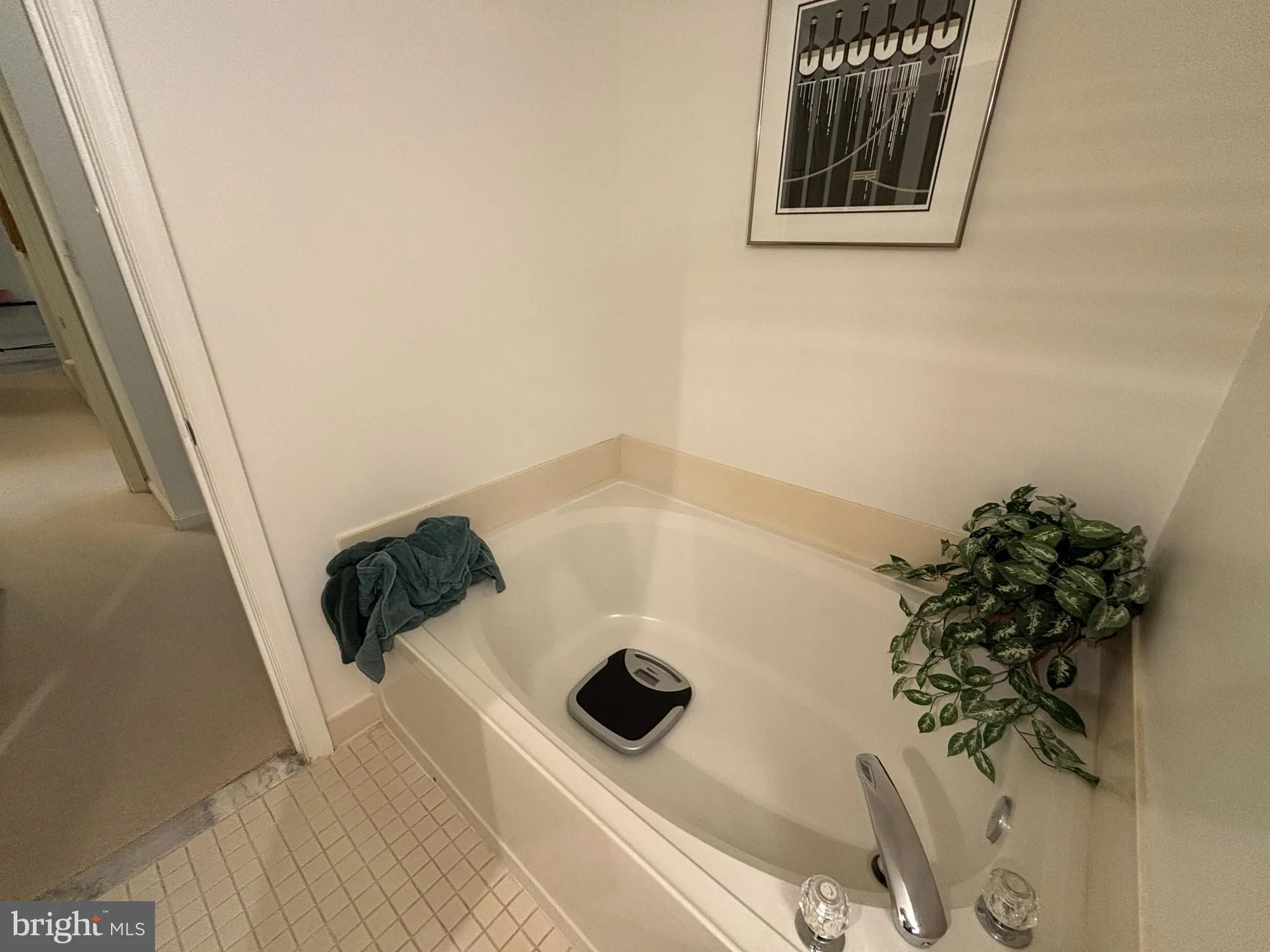 Property Slideshow image 15 of 23 | 14801 pennfield cir 412, Silver Spring, MD, 20906