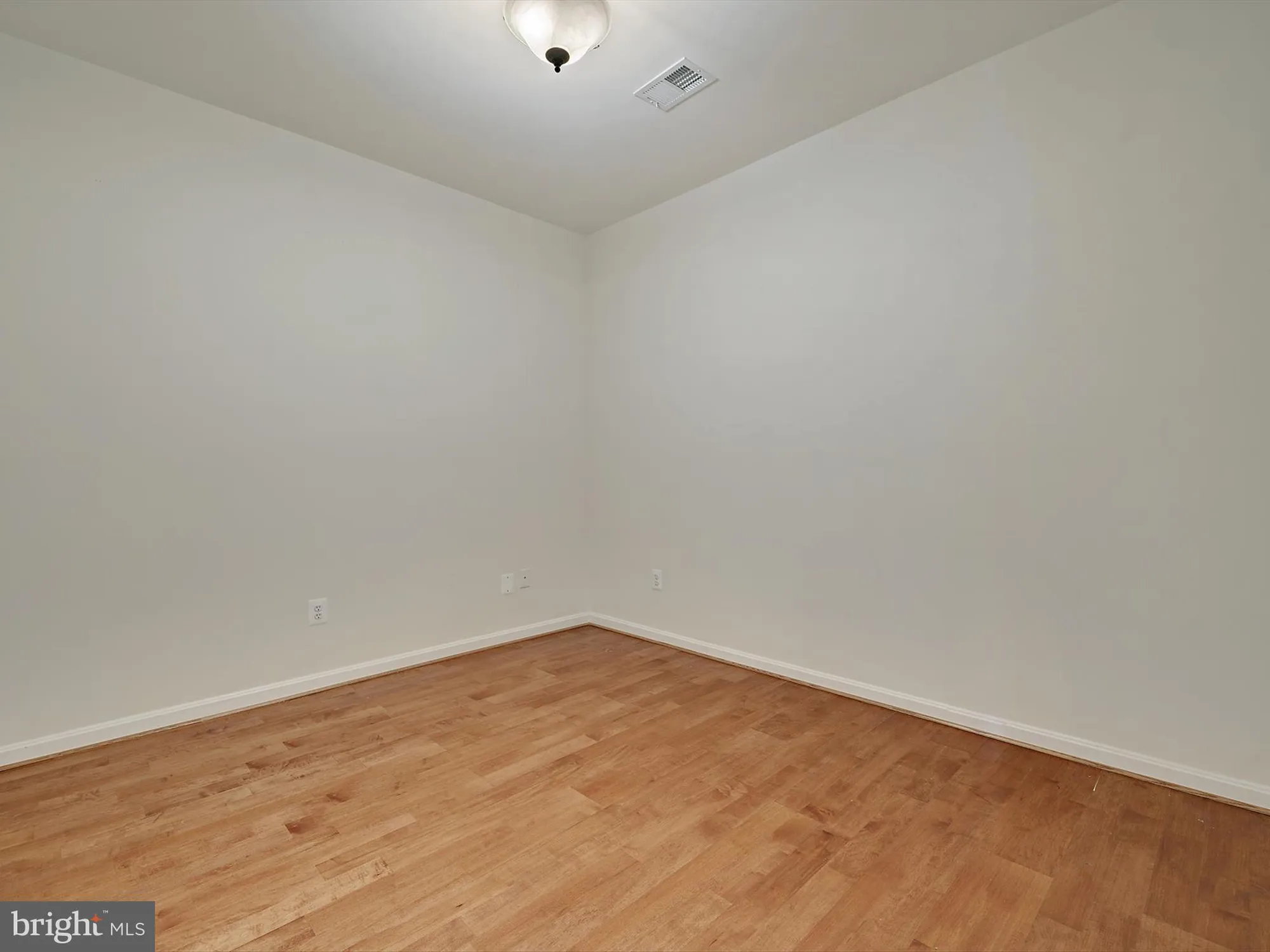 Property Slideshow image 23 of 53 | 8615 fluttering leaf trl 404, Odenton, MD, 21113