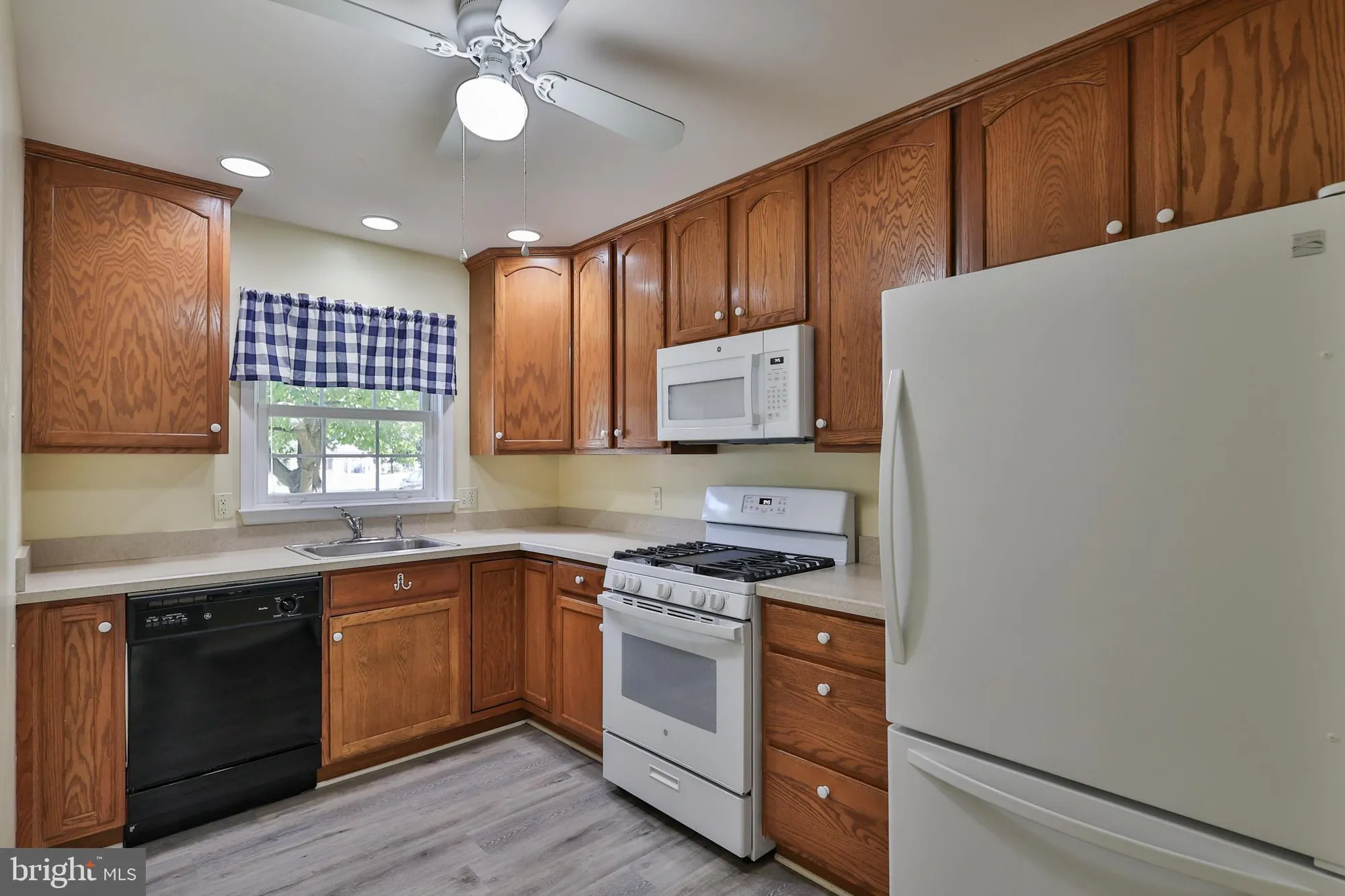 Property Slideshow image 4 of 40 | 1572 upstream farm rd, Easton, PA, 18040