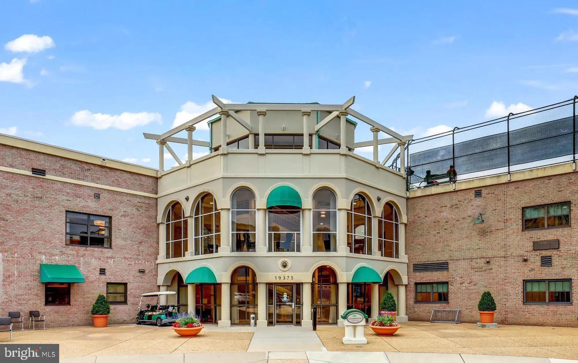 Property Slideshow image 30 of 39 | 19385 cypress ridge ter 914, Leesburg, VA, 20176