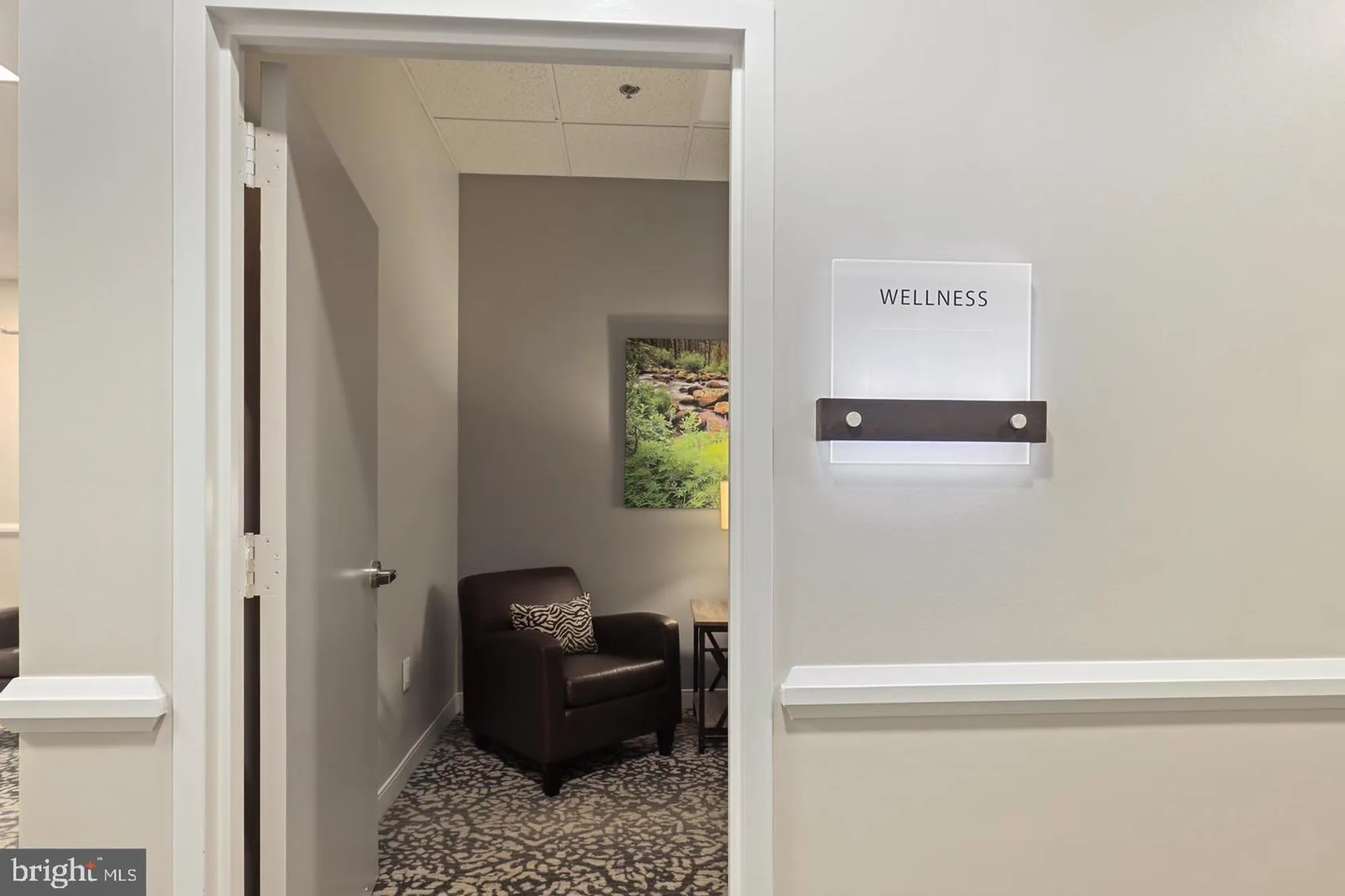 Property Slideshow image 34 of 39 | 19385 cypress ridge ter 914, Leesburg, VA, 20176