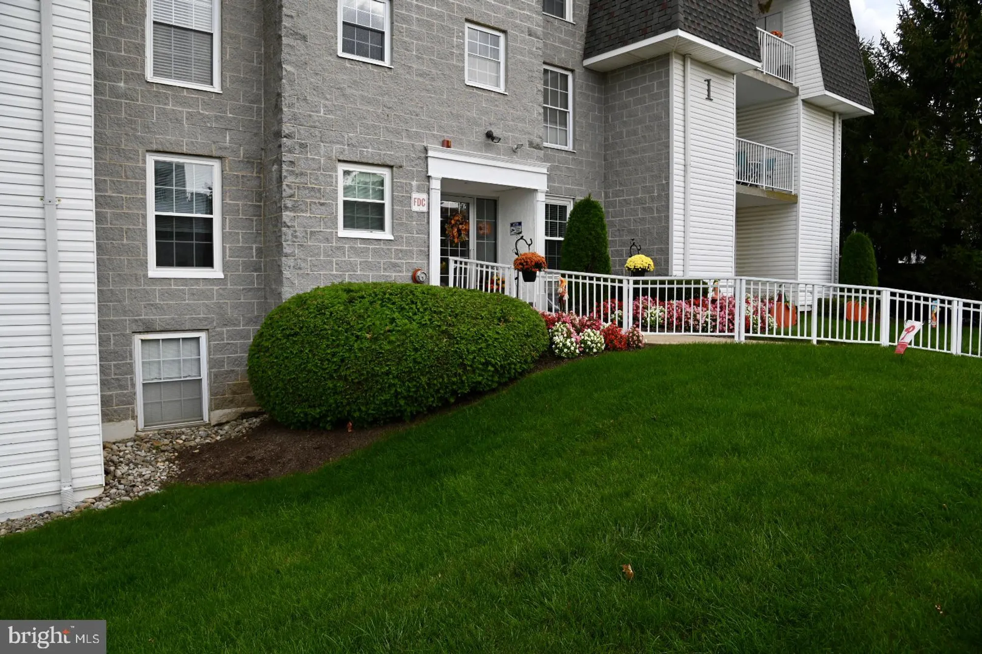 Property Slideshow image 32 of 50 | 1000 centennial sta 100, Warminster, PA, 18974