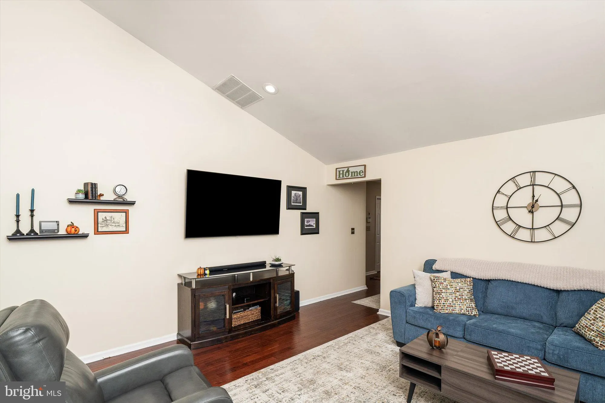 Property Slideshow image 11 of 28 | 21 horseshoe ln, Columbus, NJ, 08022