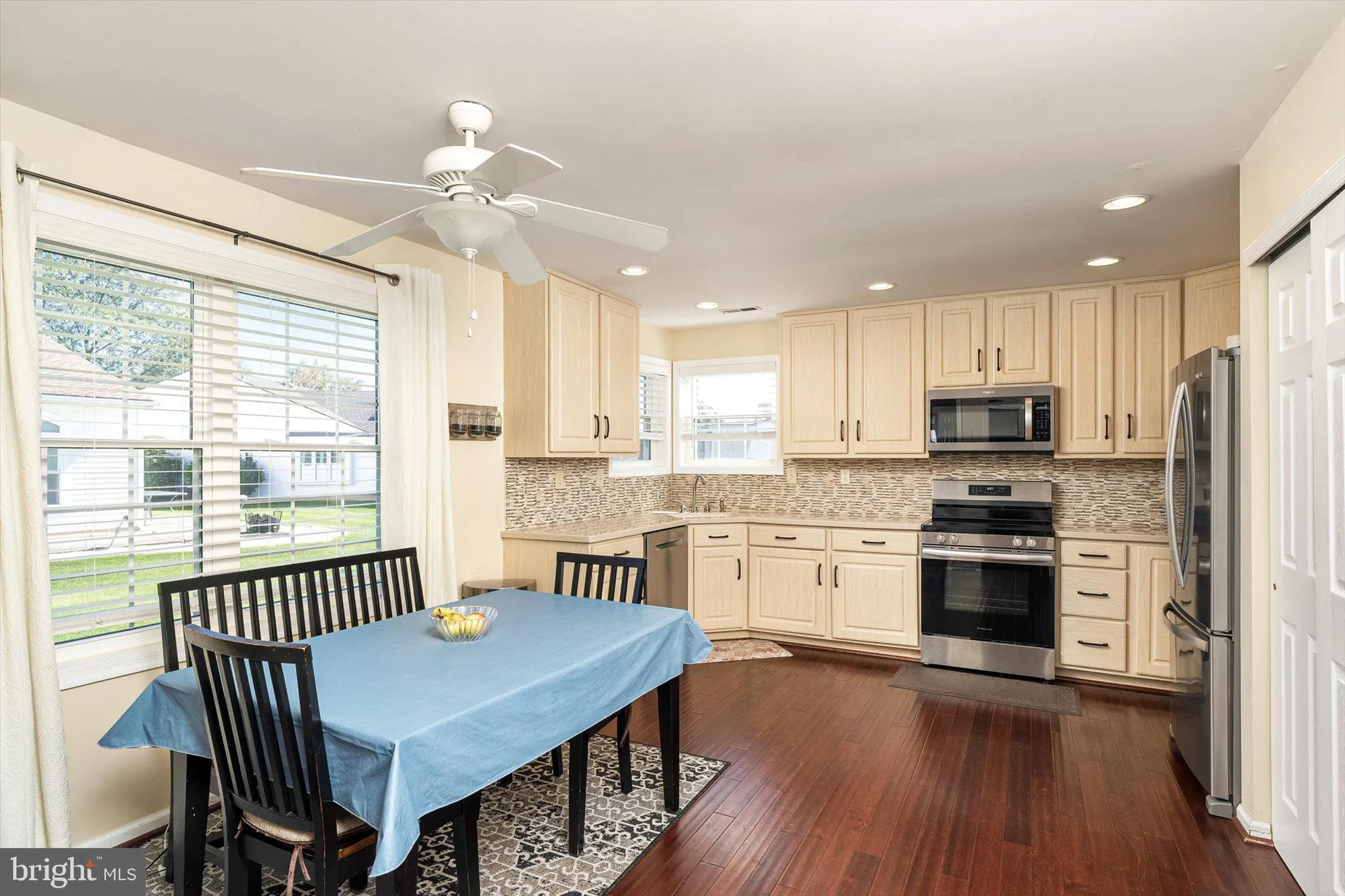 Property Slideshow image 7 of 28 | 21 horseshoe ln, Columbus, NJ, 08022