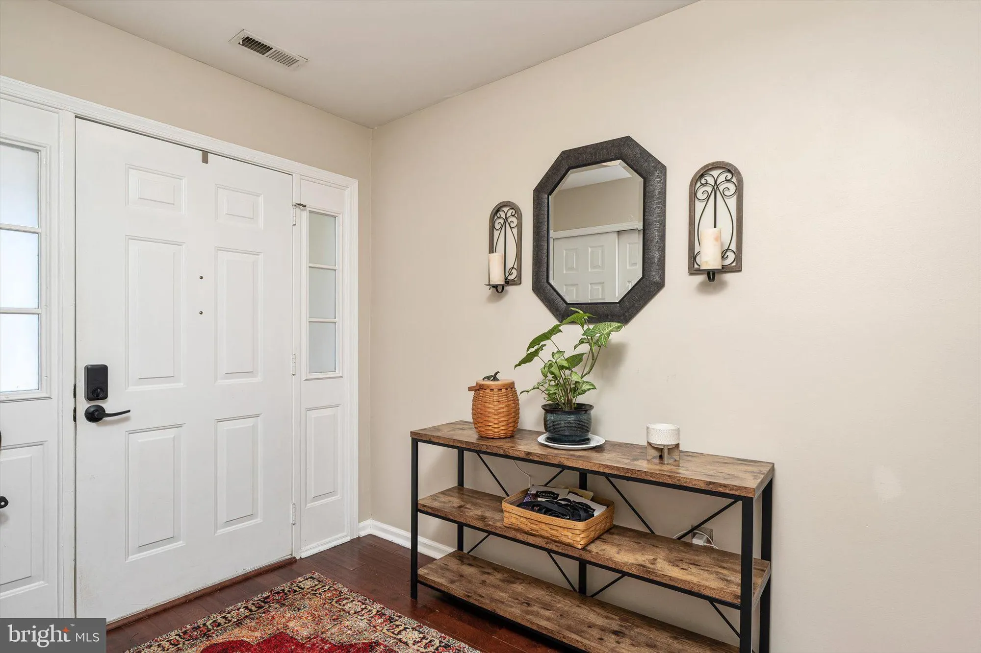 Property Slideshow image 4 of 28 | 21 horseshoe ln, Columbus, NJ, 08022