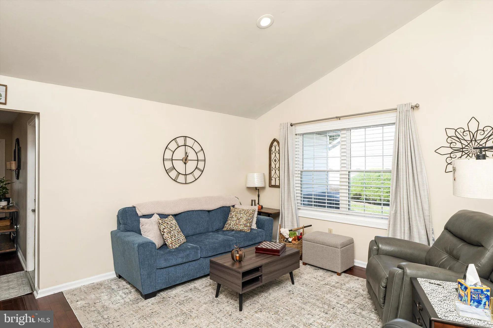 Property Slideshow image 13 of 28 | 21 horseshoe ln, Columbus, NJ, 08022