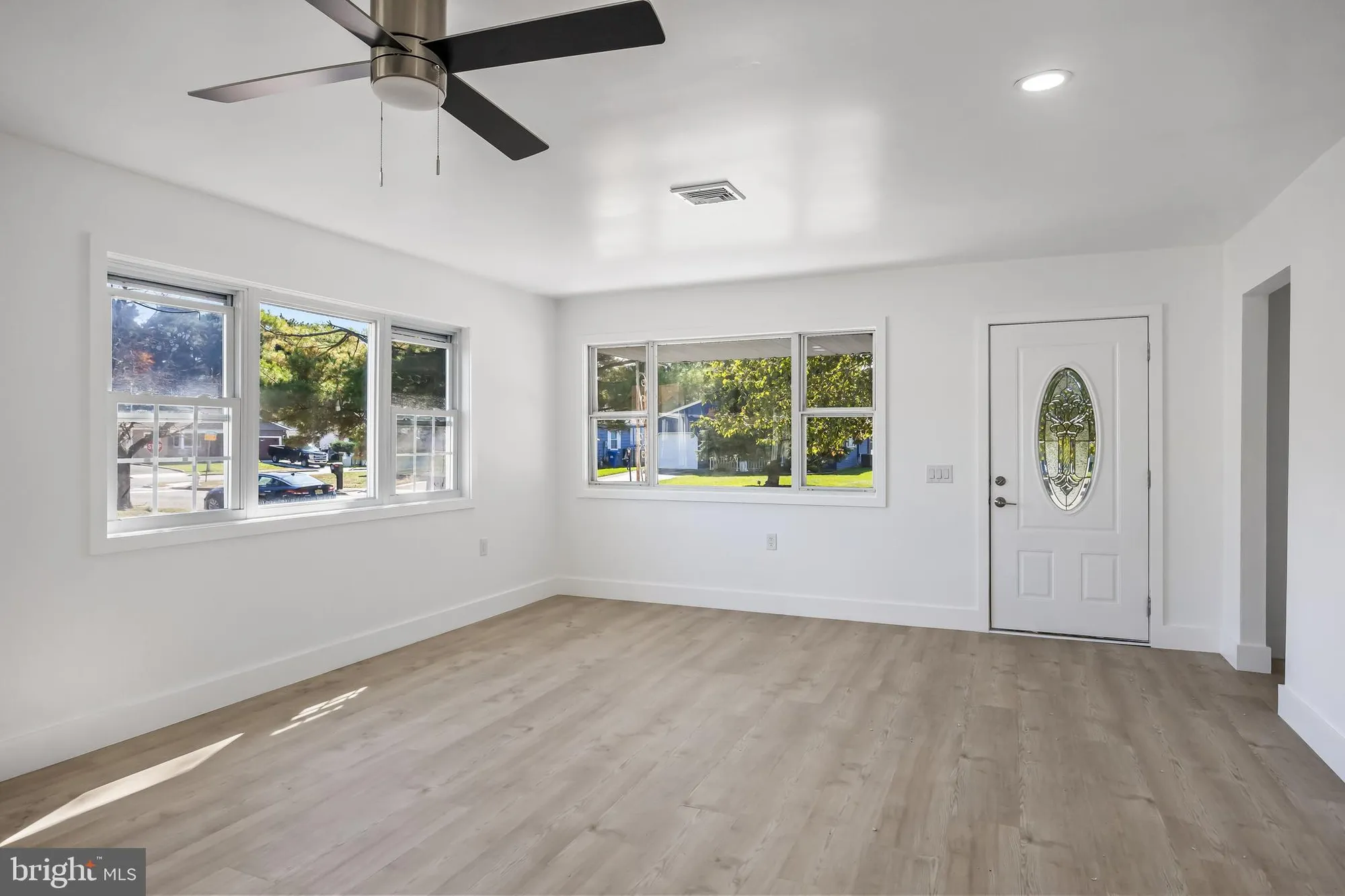 Property Slideshow image 6 of 26 | 5 saint andrews ct, Toms River, NJ, 08757