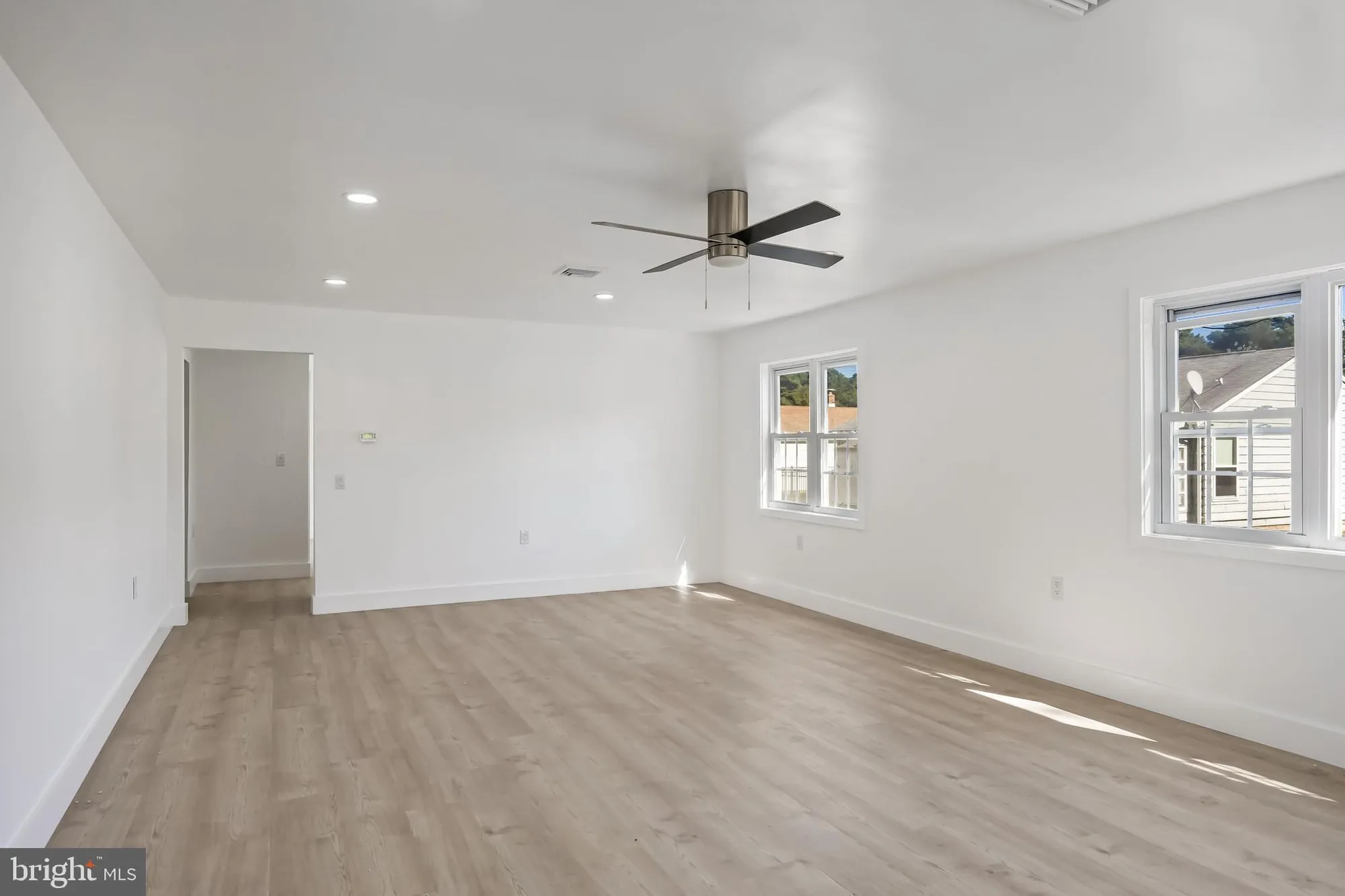 Property Slideshow image 4 of 26 | 5 saint andrews ct, Toms River, NJ, 08757