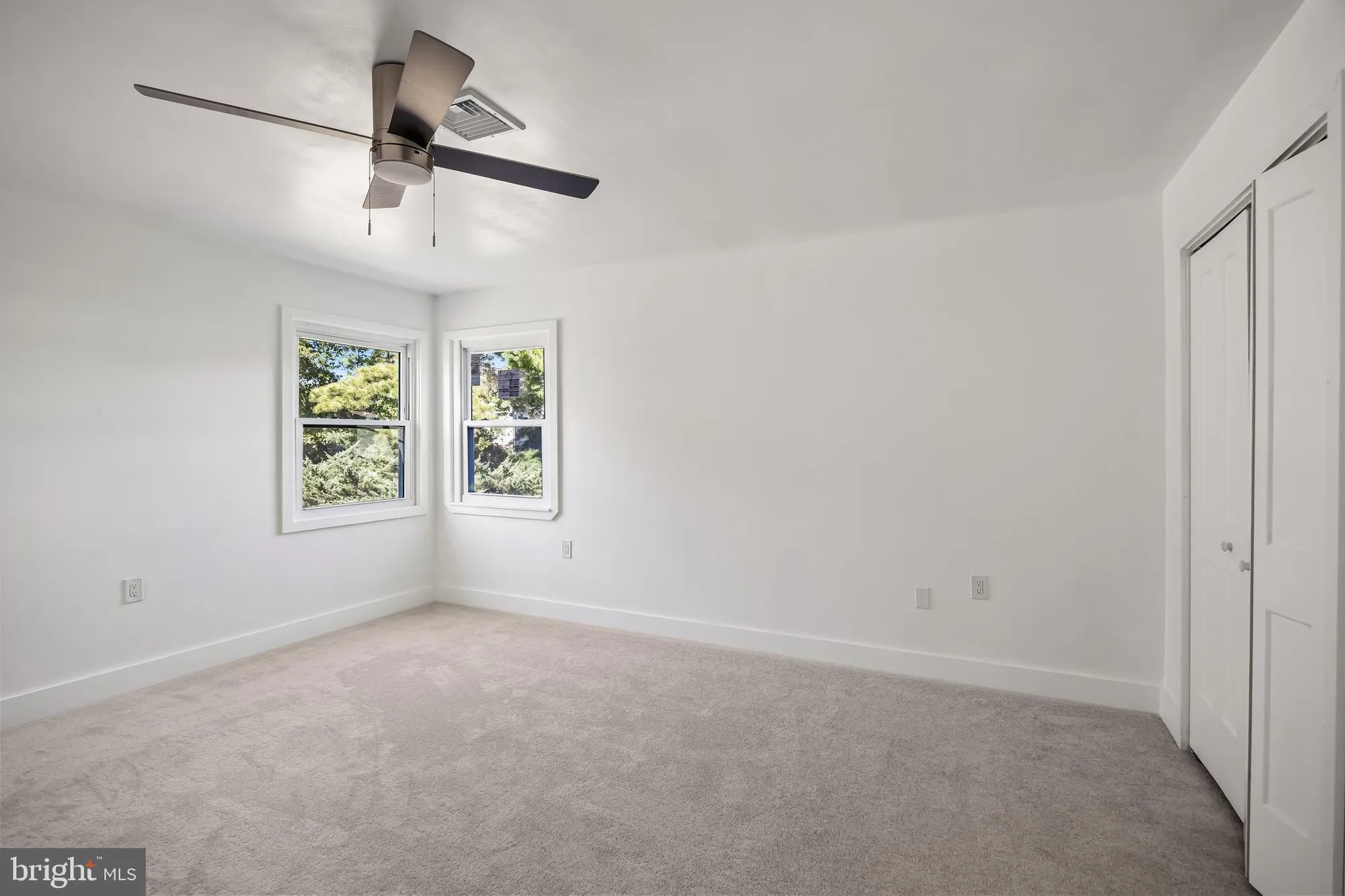 Property Slideshow image 17 of 26 | 5 saint andrews ct, Toms River, NJ, 08757