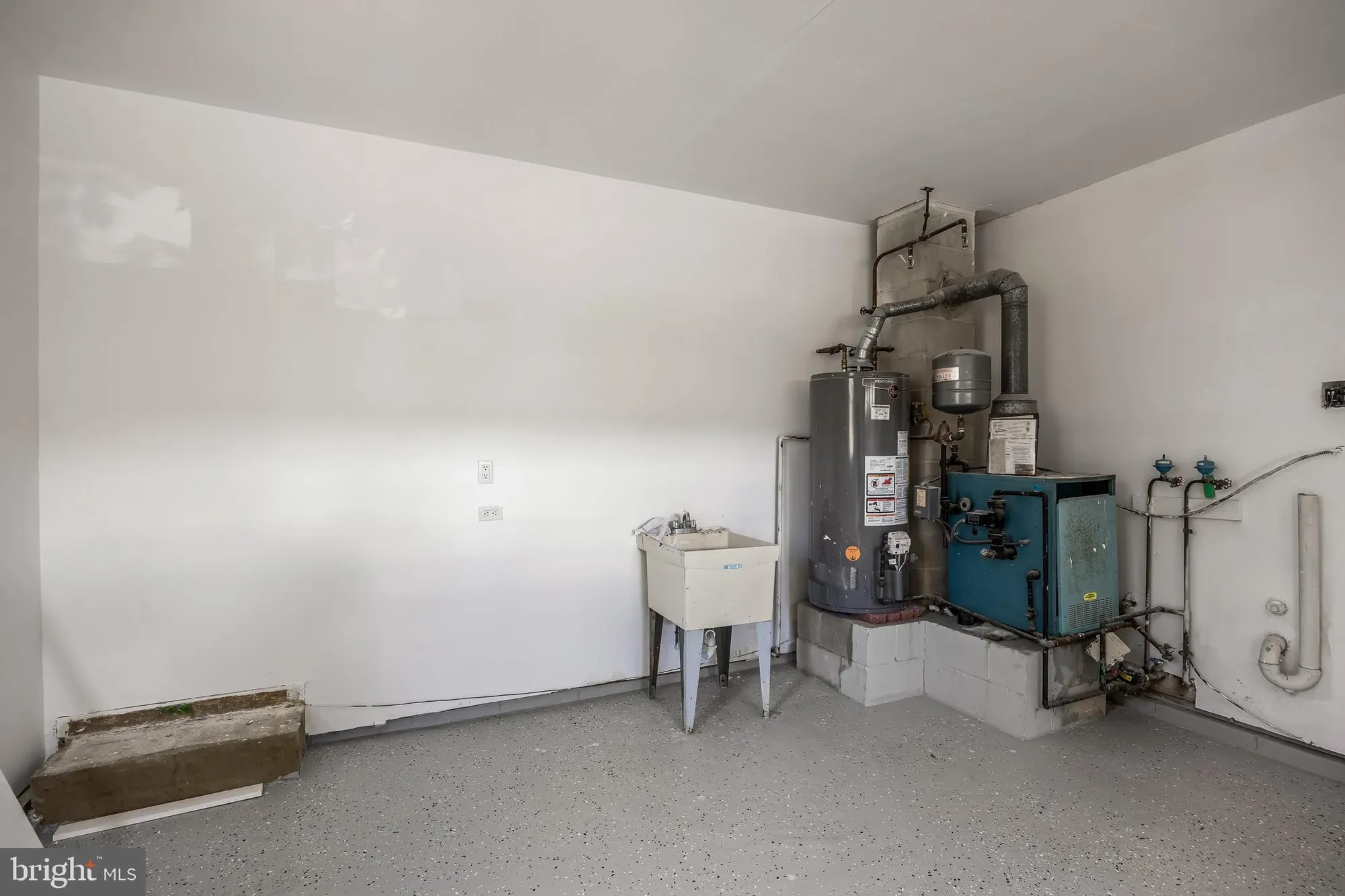 Property Slideshow image 23 of 26 | 5 saint andrews ct, Toms River, NJ, 08757