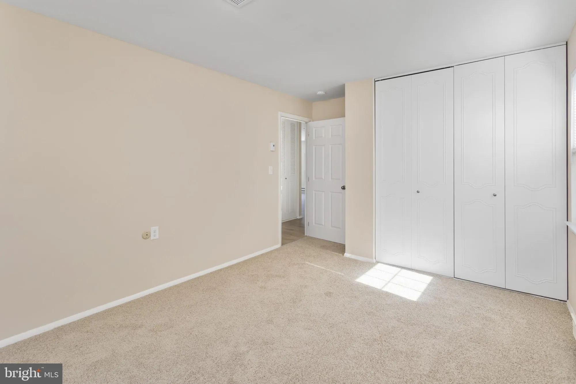 Property Slideshow image 15 of 33 | 115 dorchester dr, Southampton, NJ, 08088