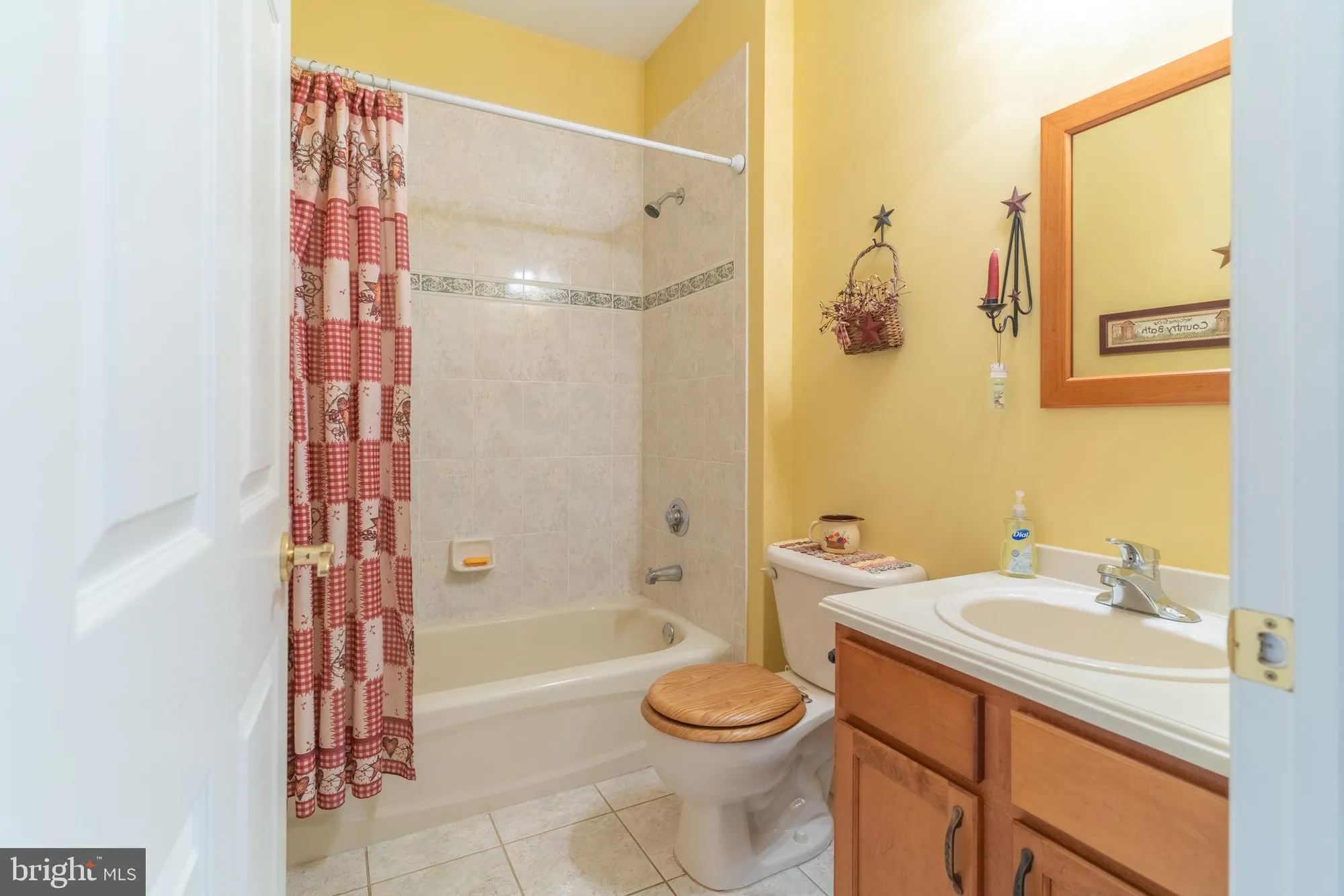 Property Slideshow image 18 of 34 | 233 burholme dr, Hamilton, NJ, 08691